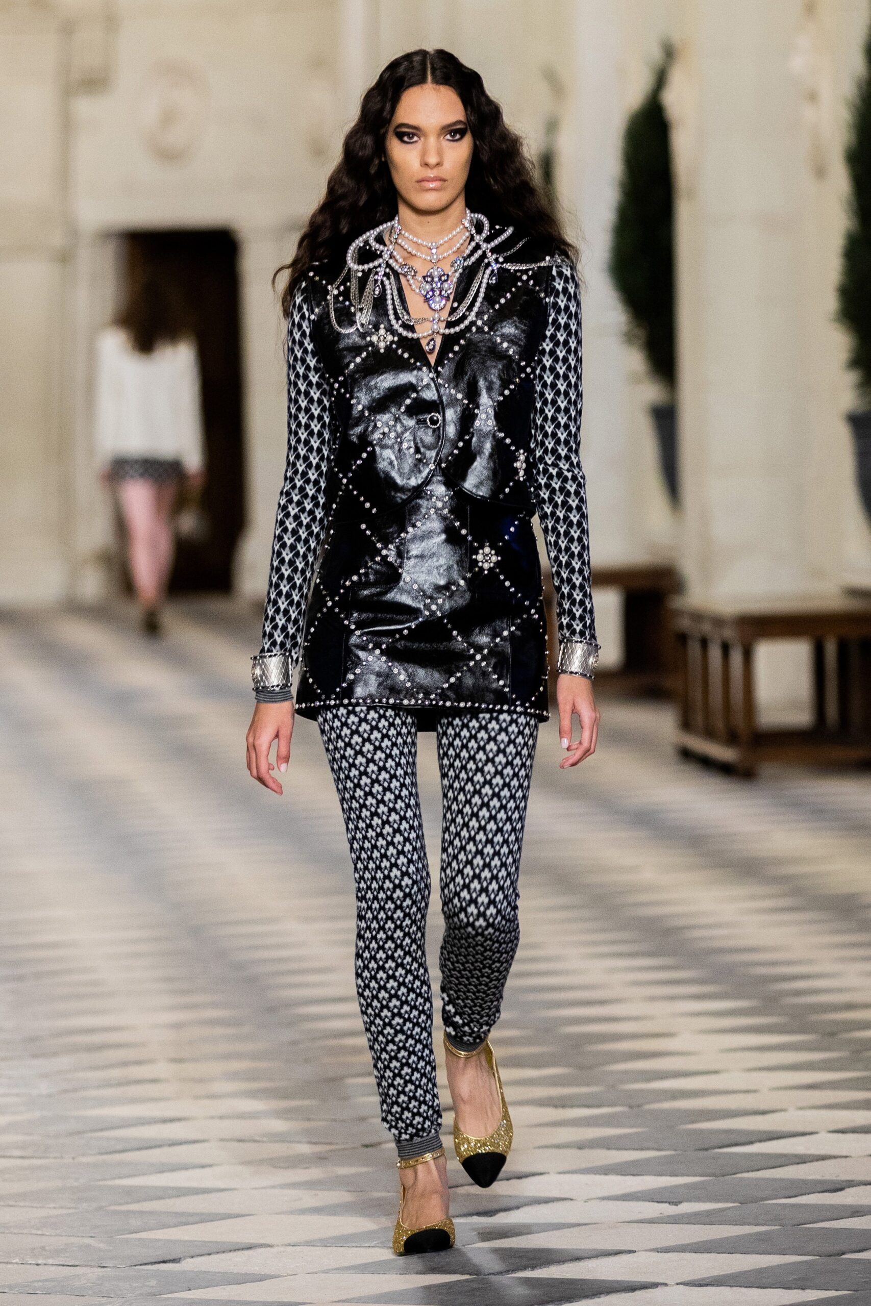 Chanel F/W 21 Look 80