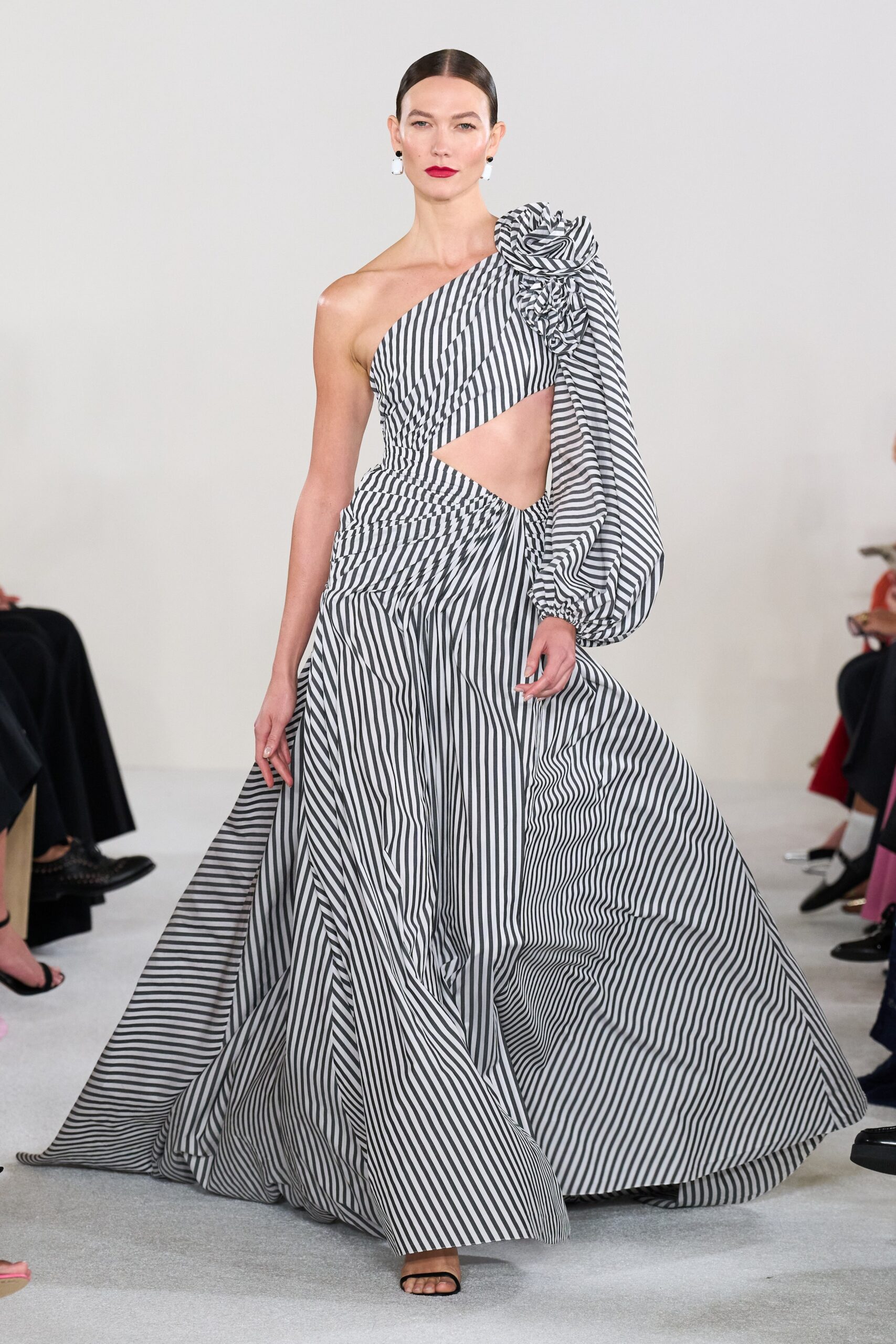 Carolina Herrera S/S 23 Look 55