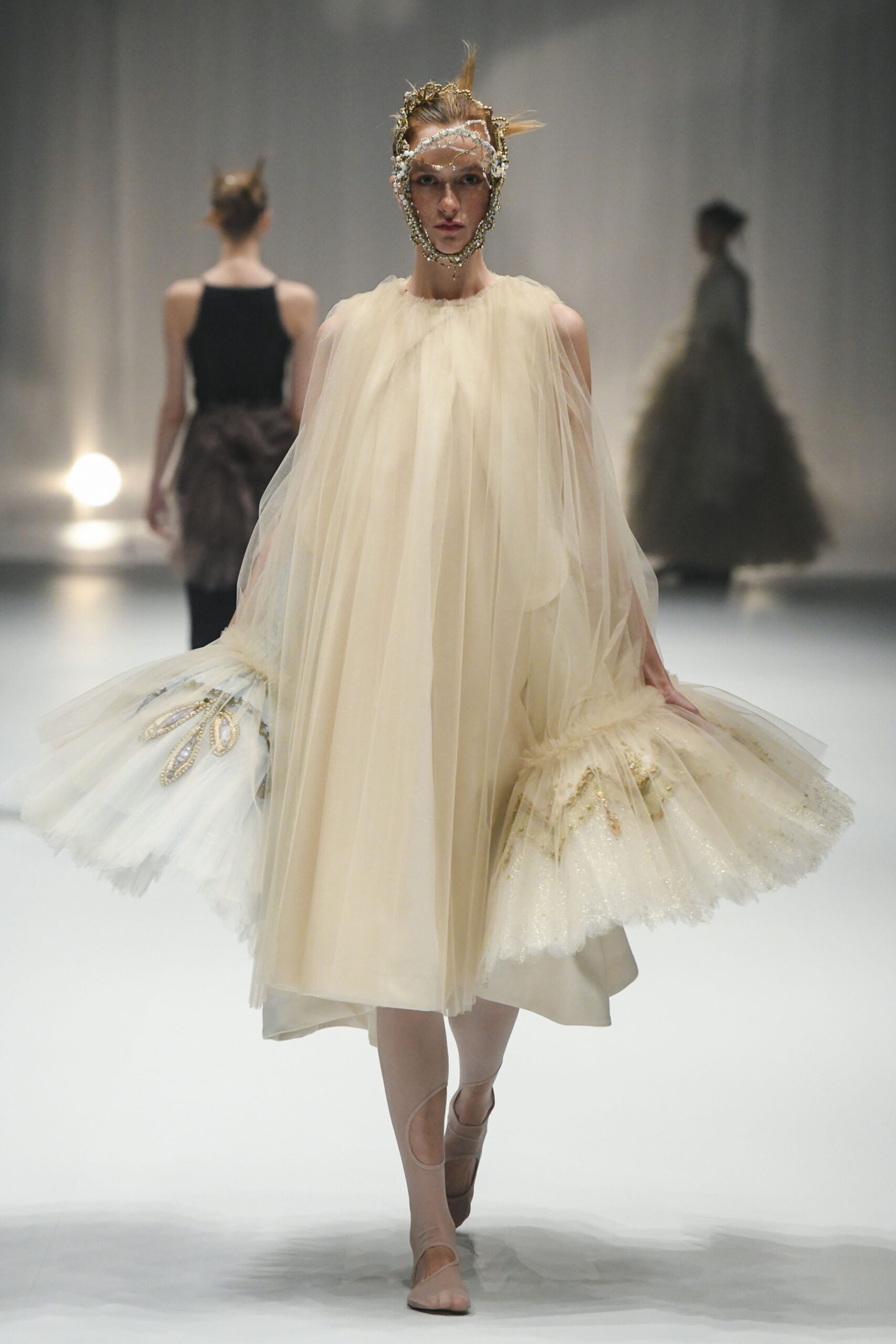 Chika Kisada Tokyo F/W 23 Look 66