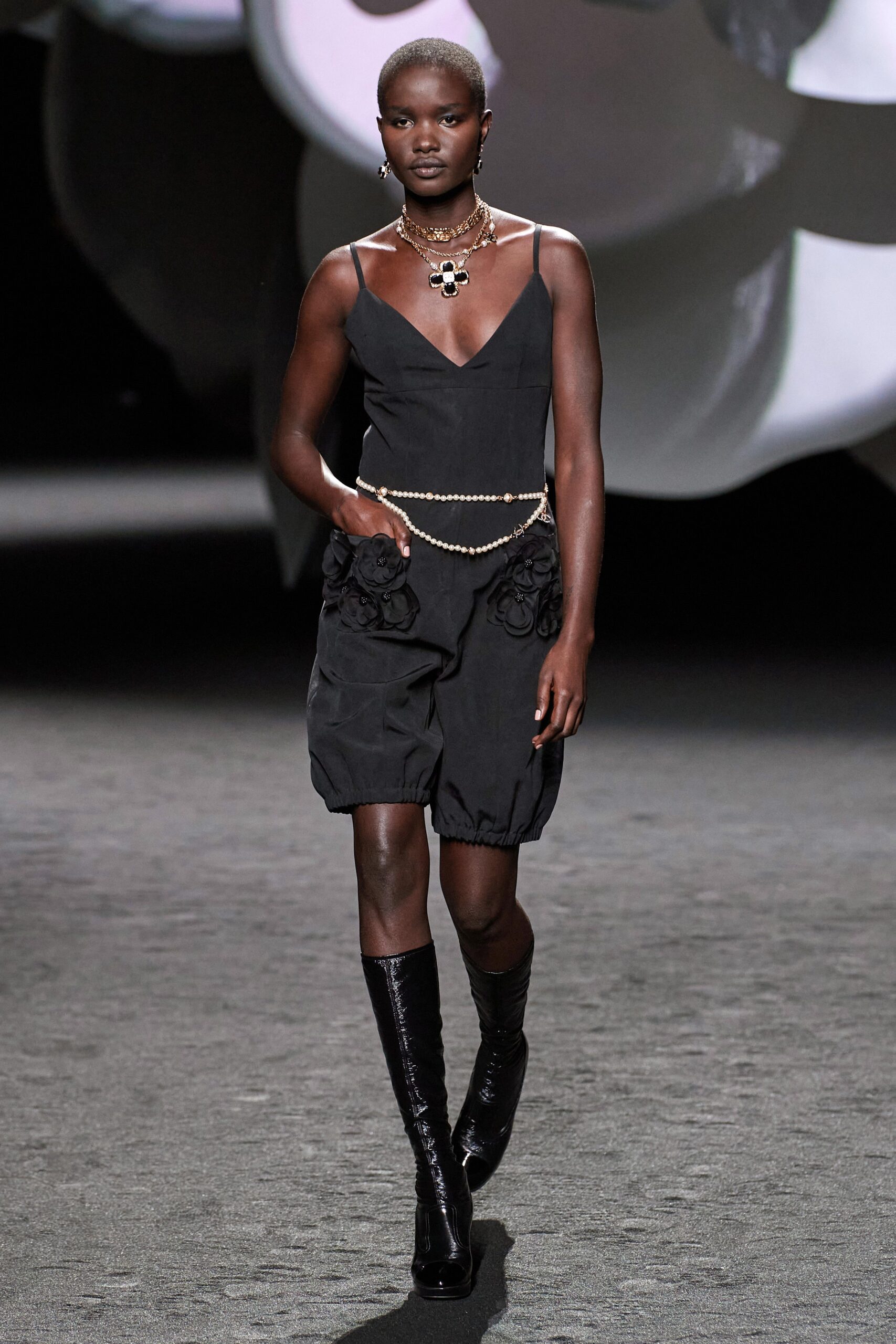 Chanel F/W 23 Look 79