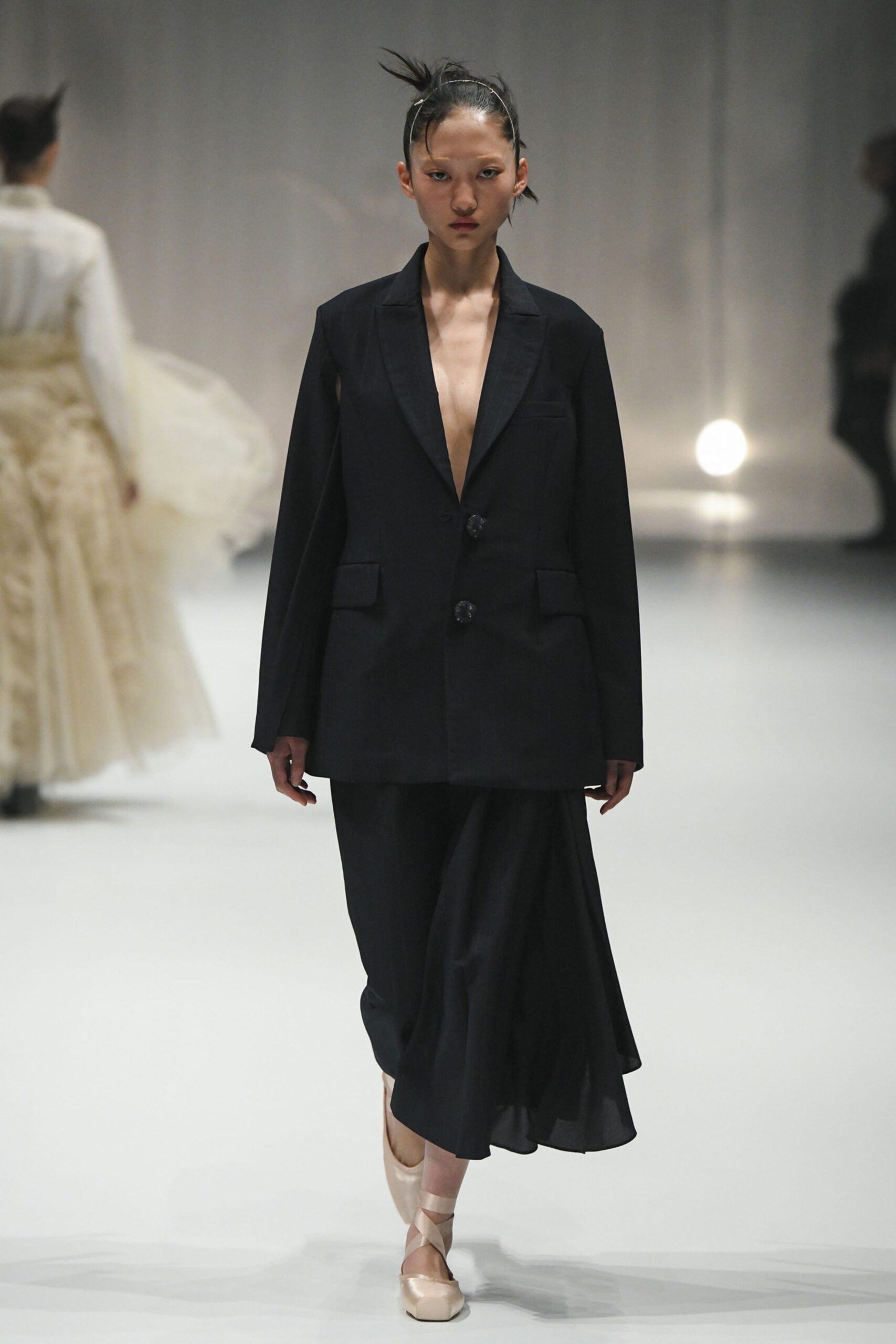 Chika Kisada Tokyo F/W 23 Look 90