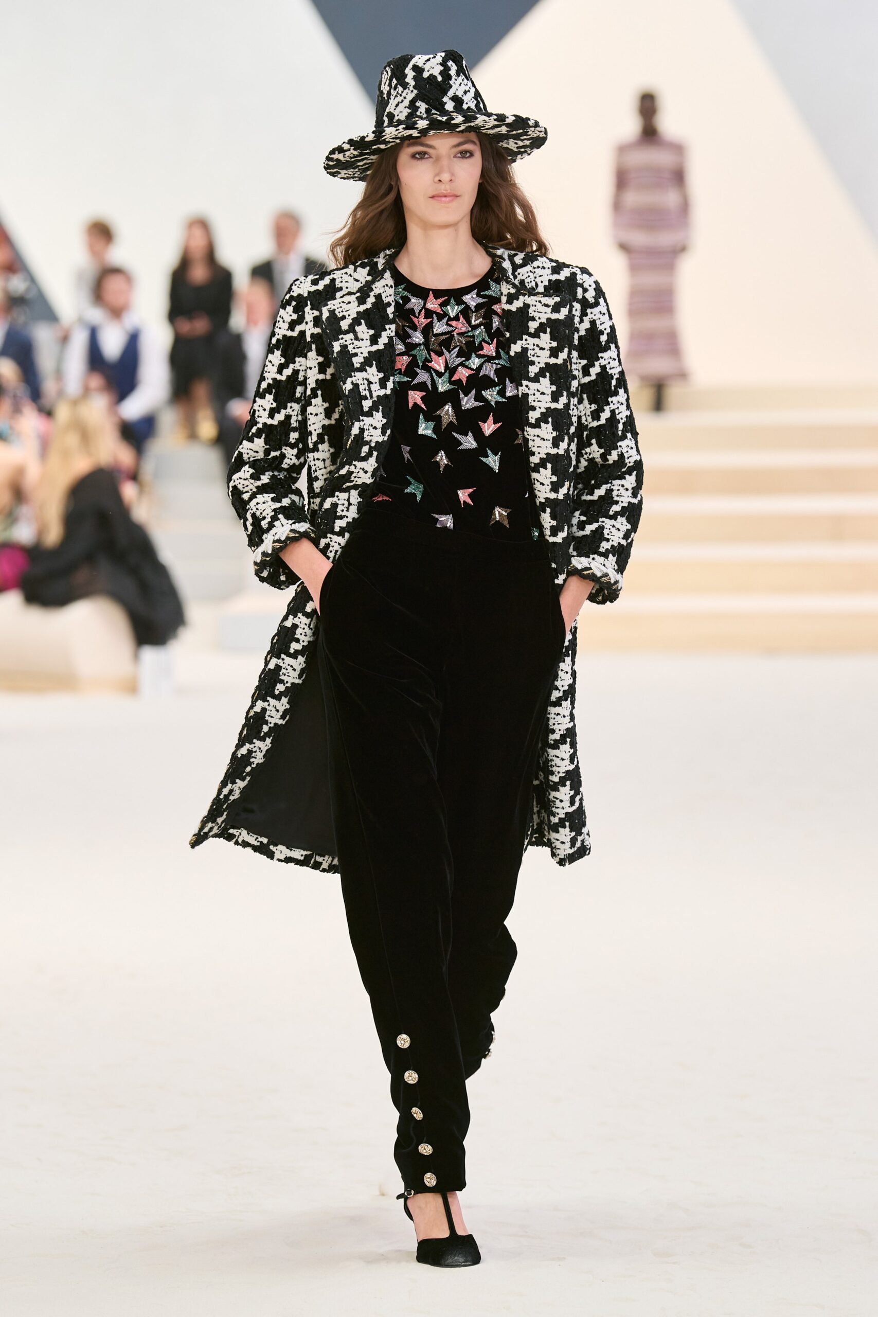 Chanel F/W 22 Couture Look 133