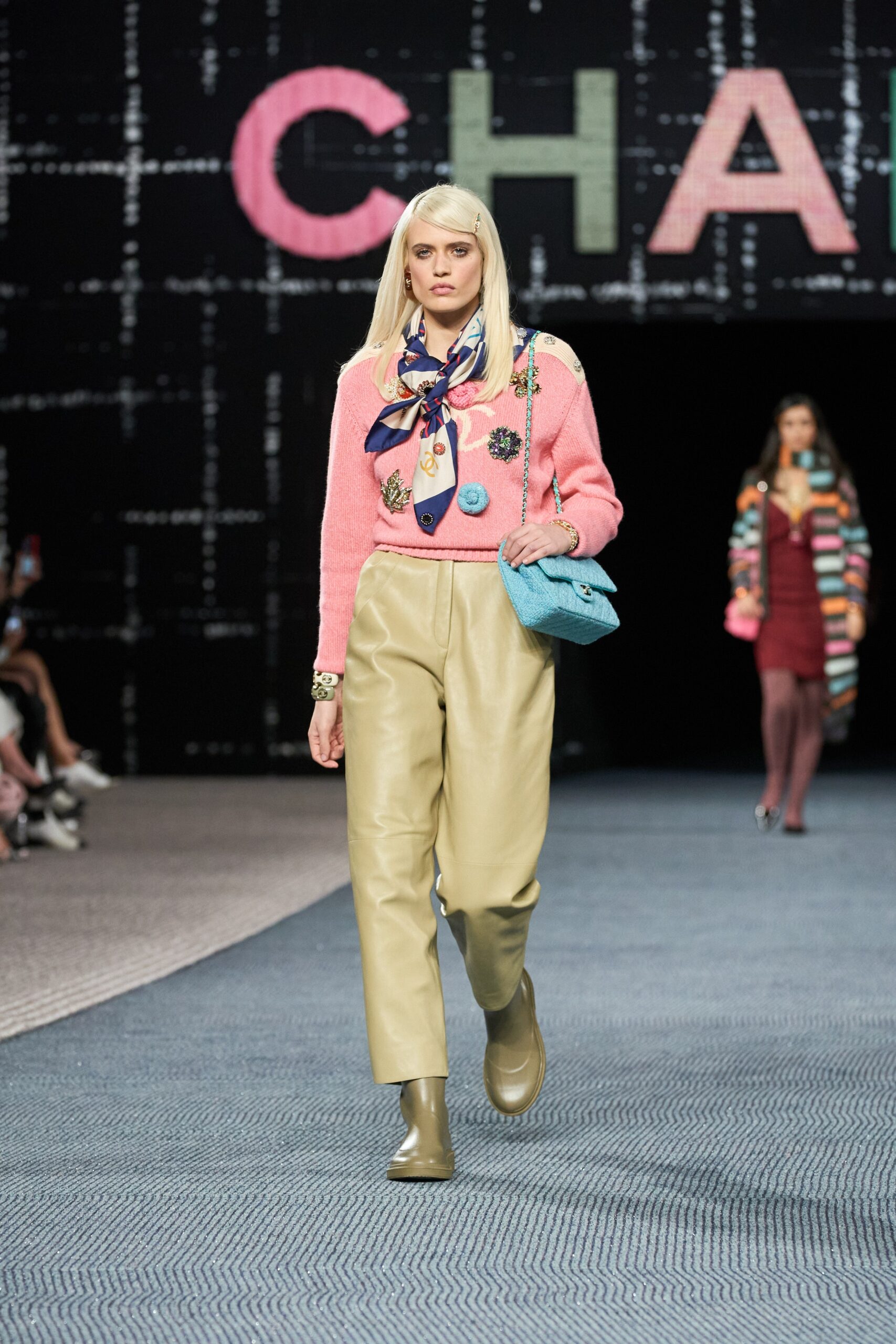 Chanel F/W 22 Look 112