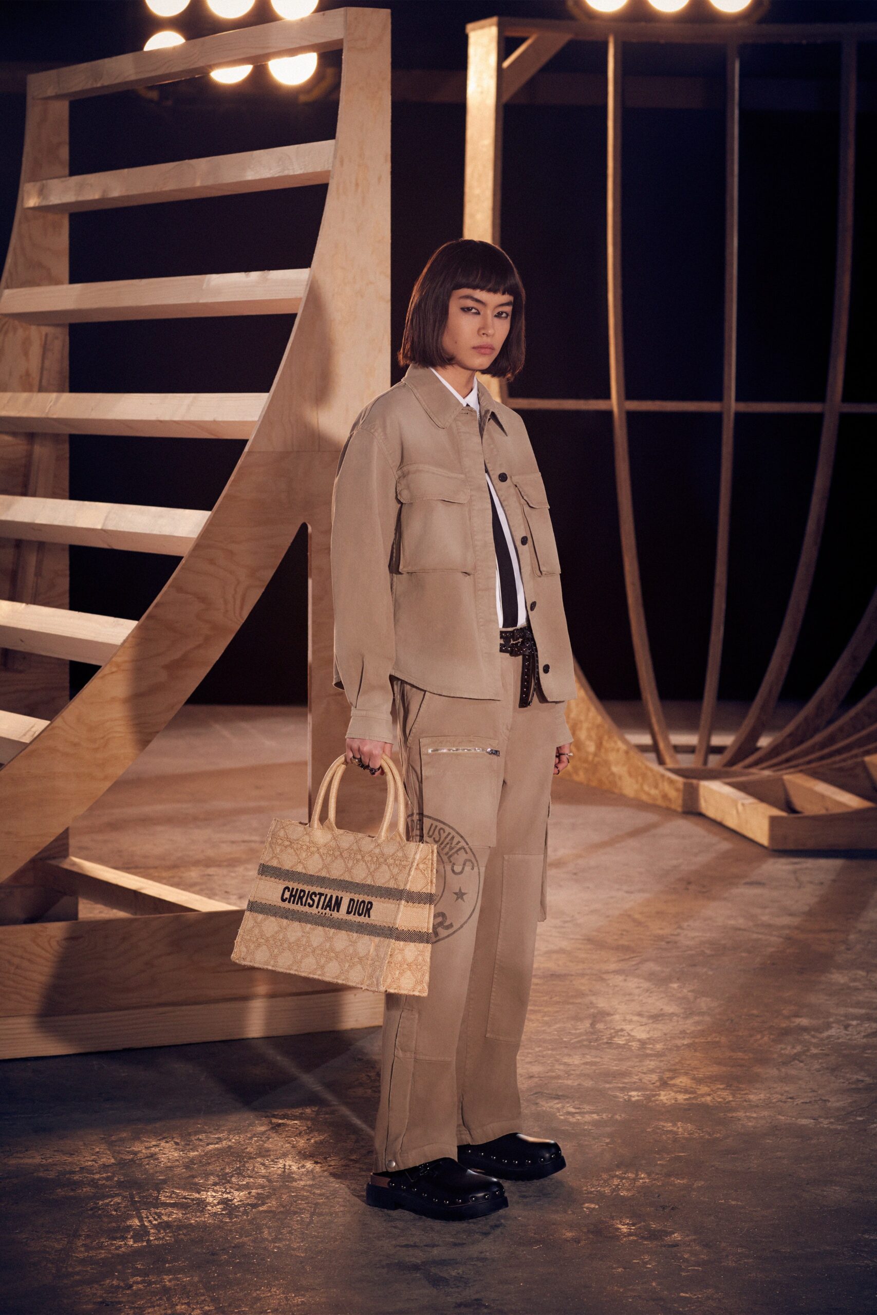Christian Dior F/W 22 Look 155