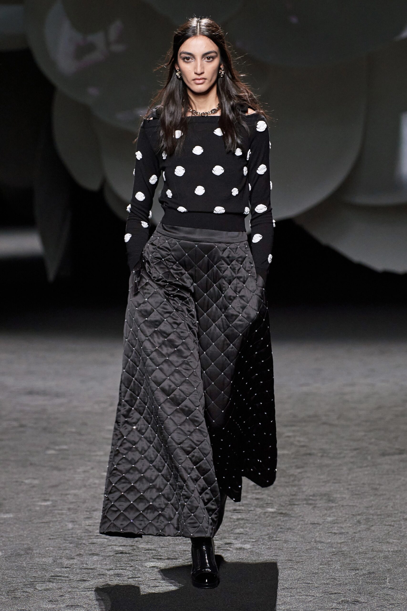Chanel F/W 23 Look 143