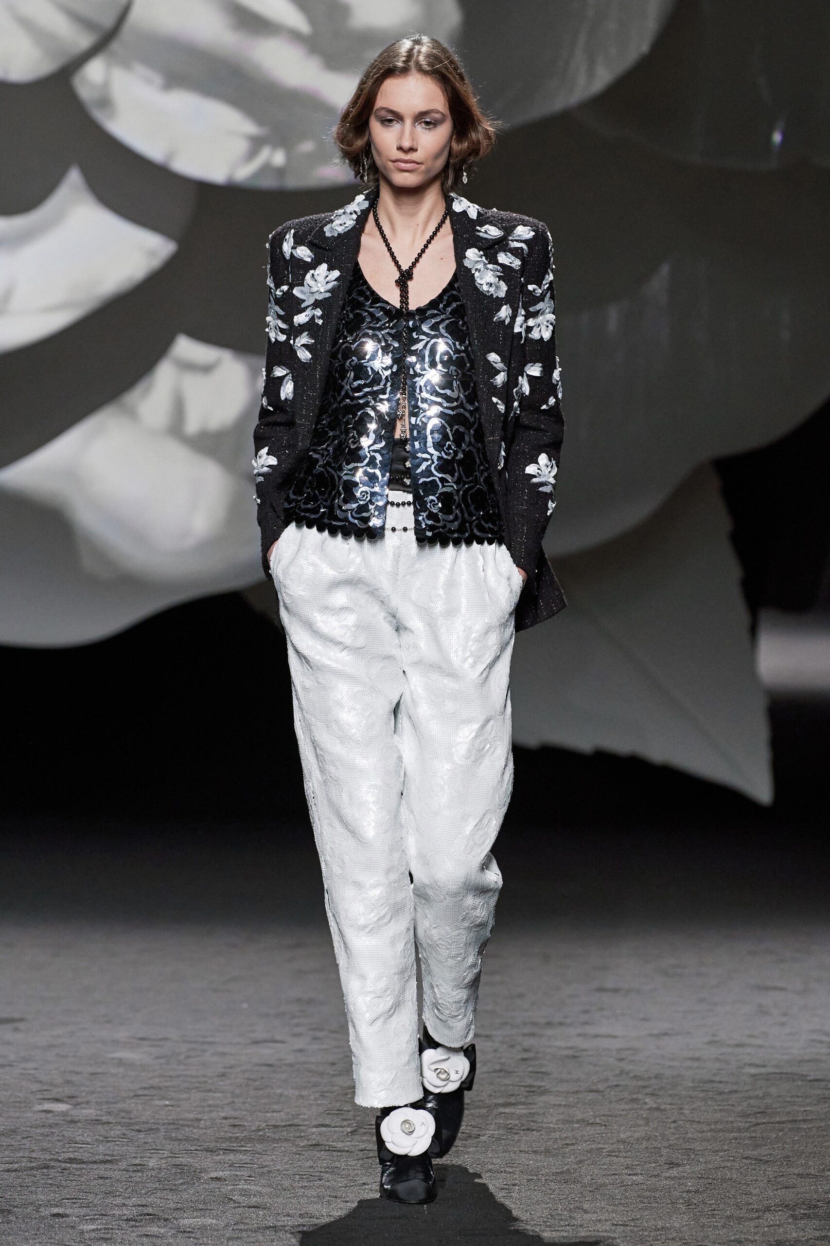 Chanel F/W 23 Look 157