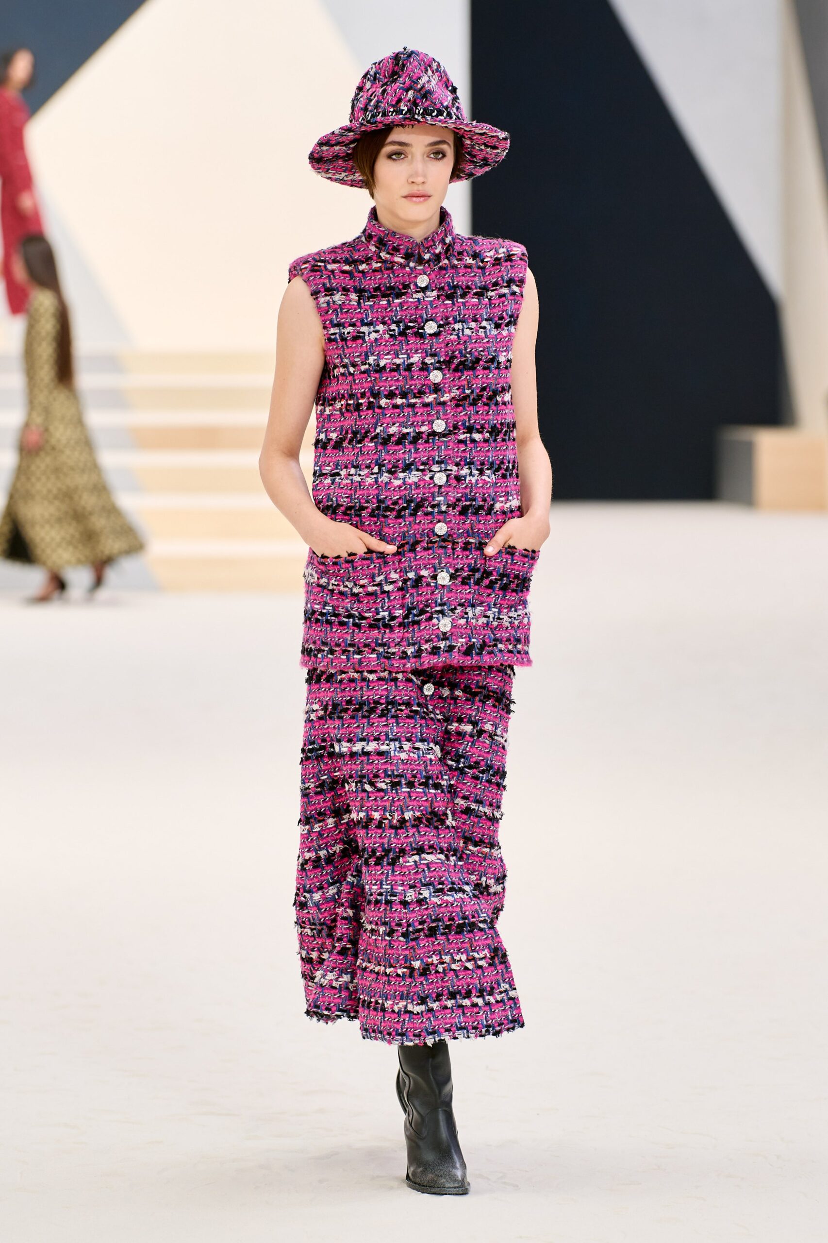 Chanel F/W 22 Couture Look 226