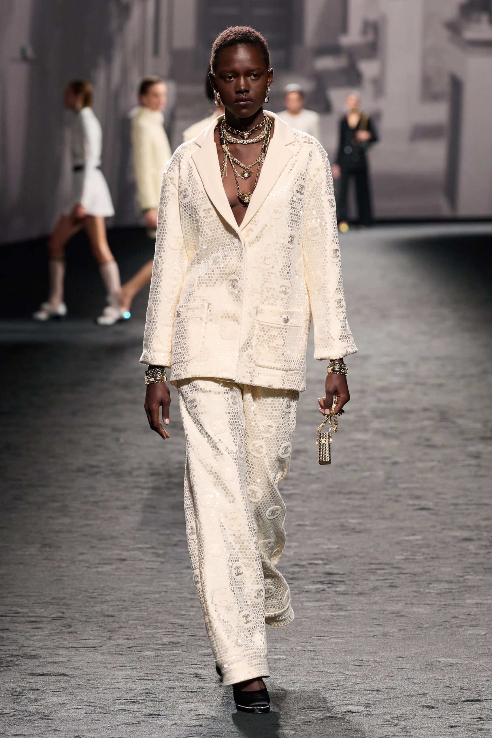 Chanel S/S 23 Look 185