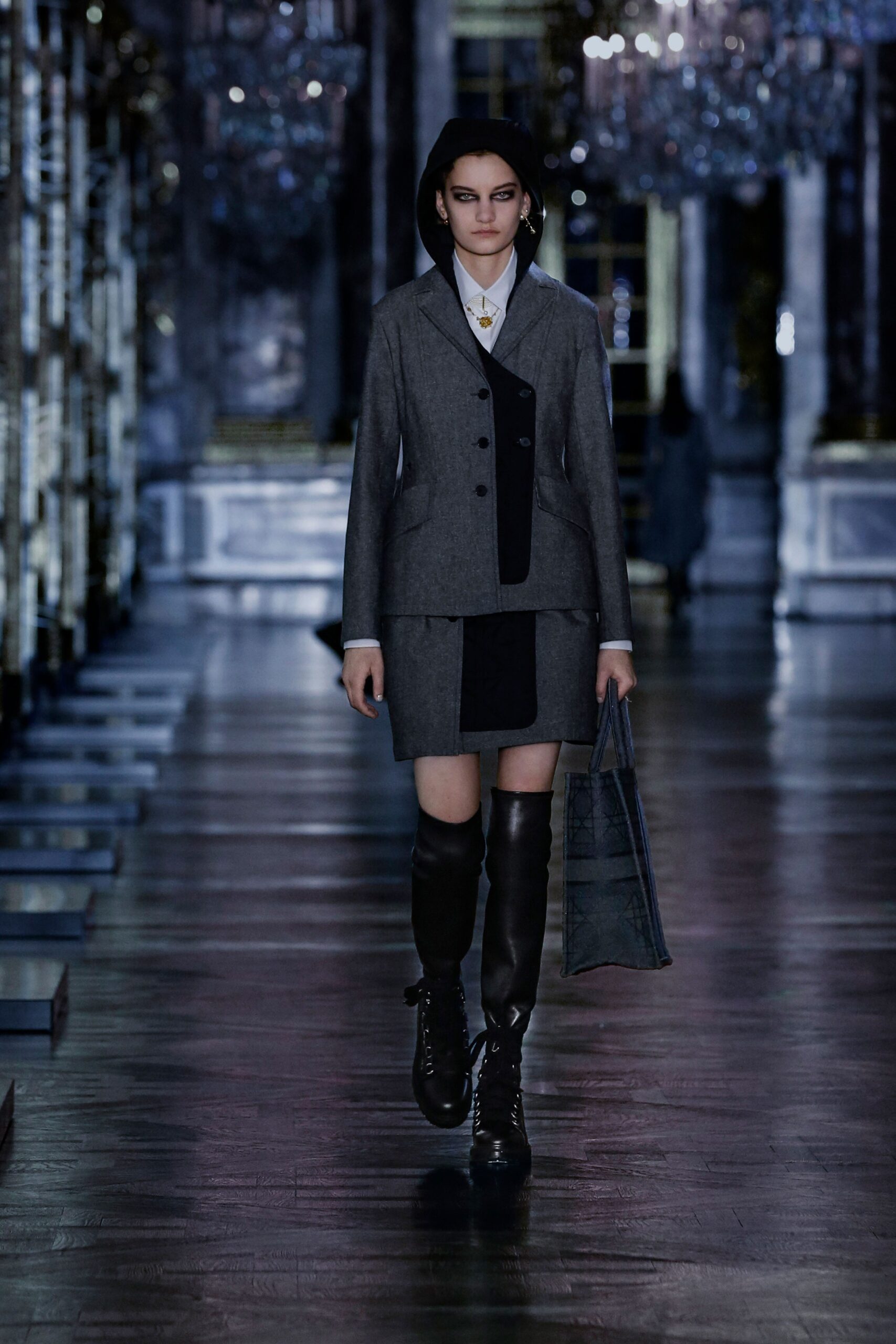 Christian Dior F/W 21 Look 211