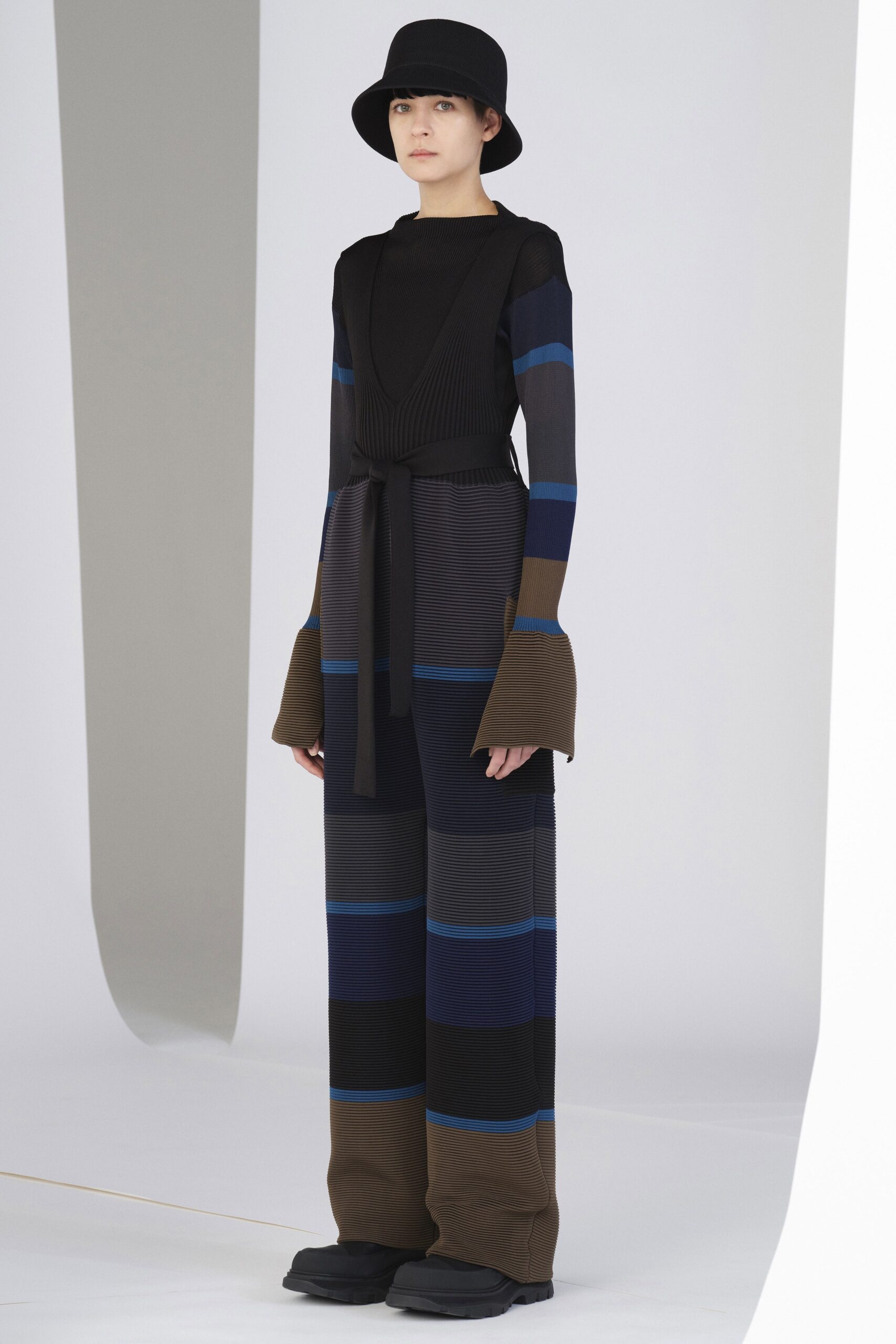 CFCL Tokyo F/W 22 Look 334