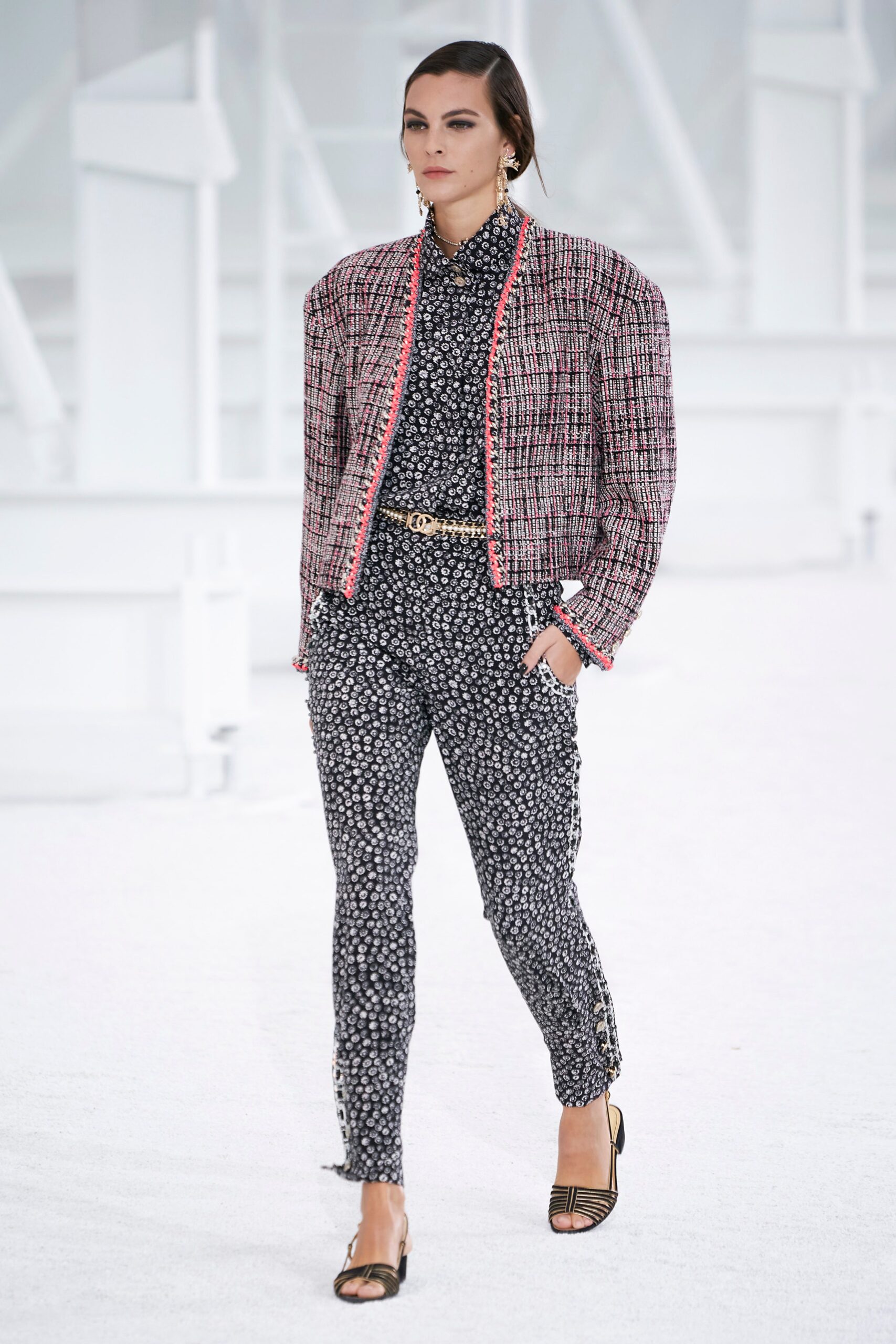 pink tweed long-sleeve open-front structured checked fringed jacket