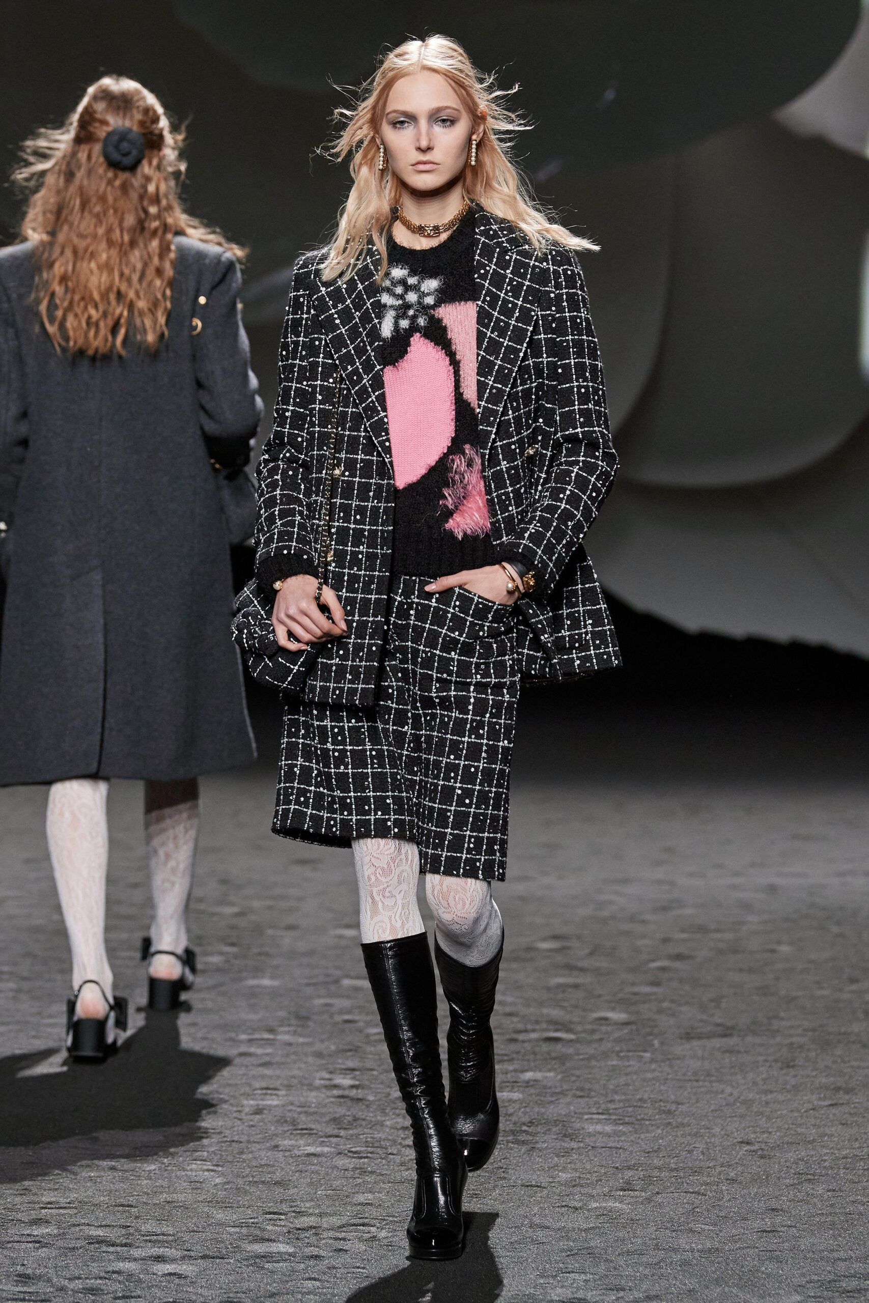 Chanel F/W 23 Look 261