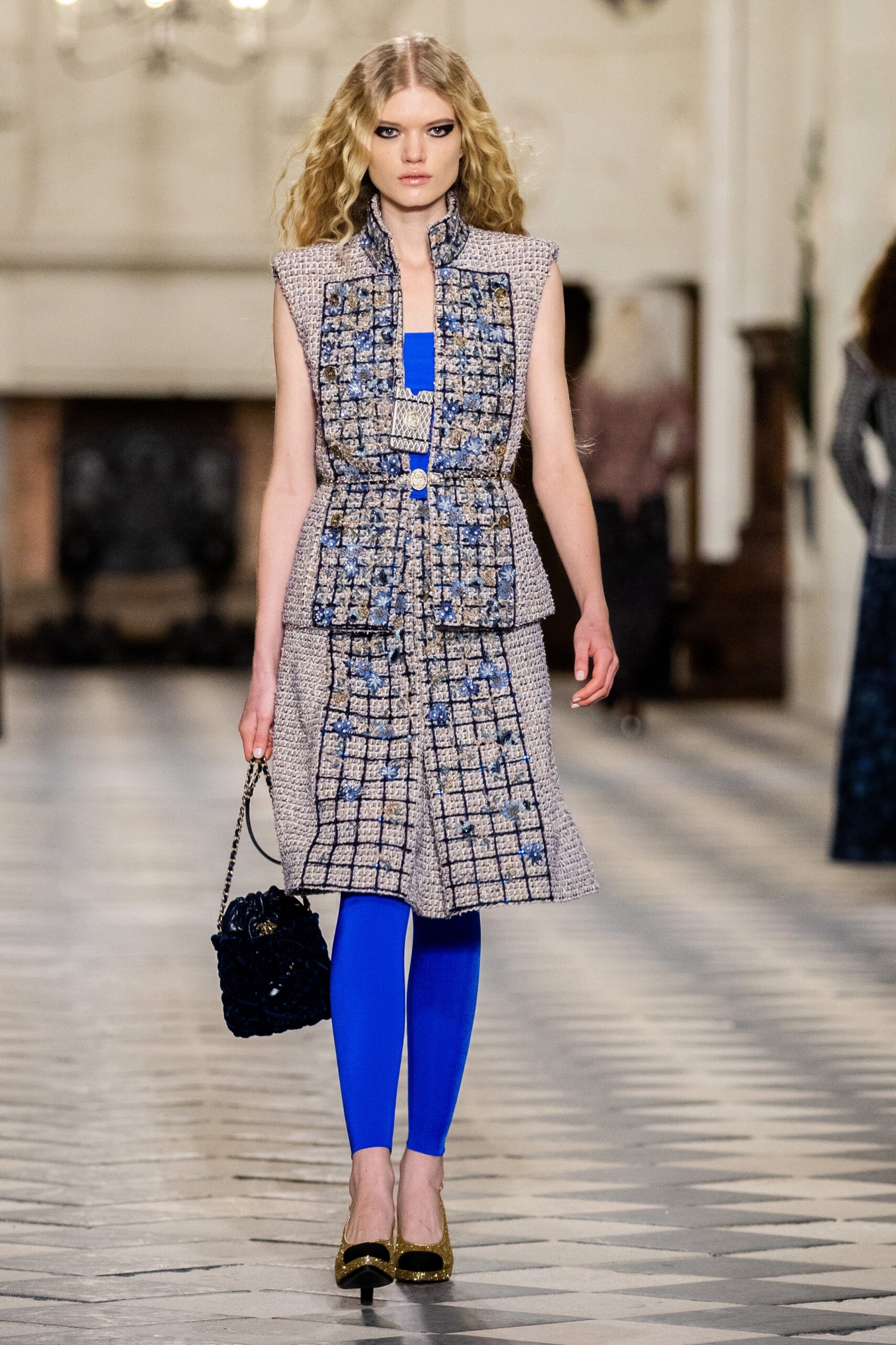 Chanel F/W 21 Look 323