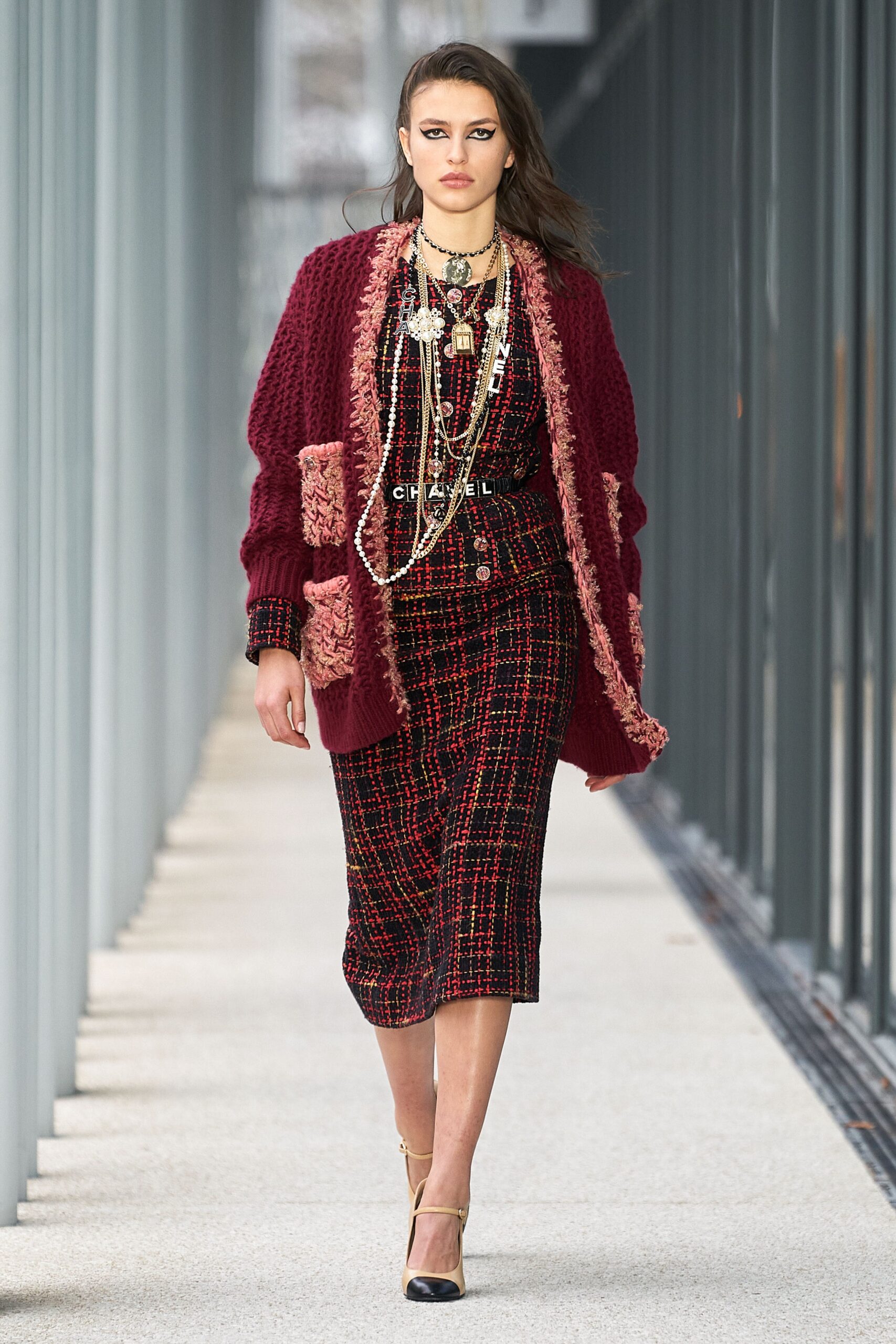 Chanel F/W 22 Look 302