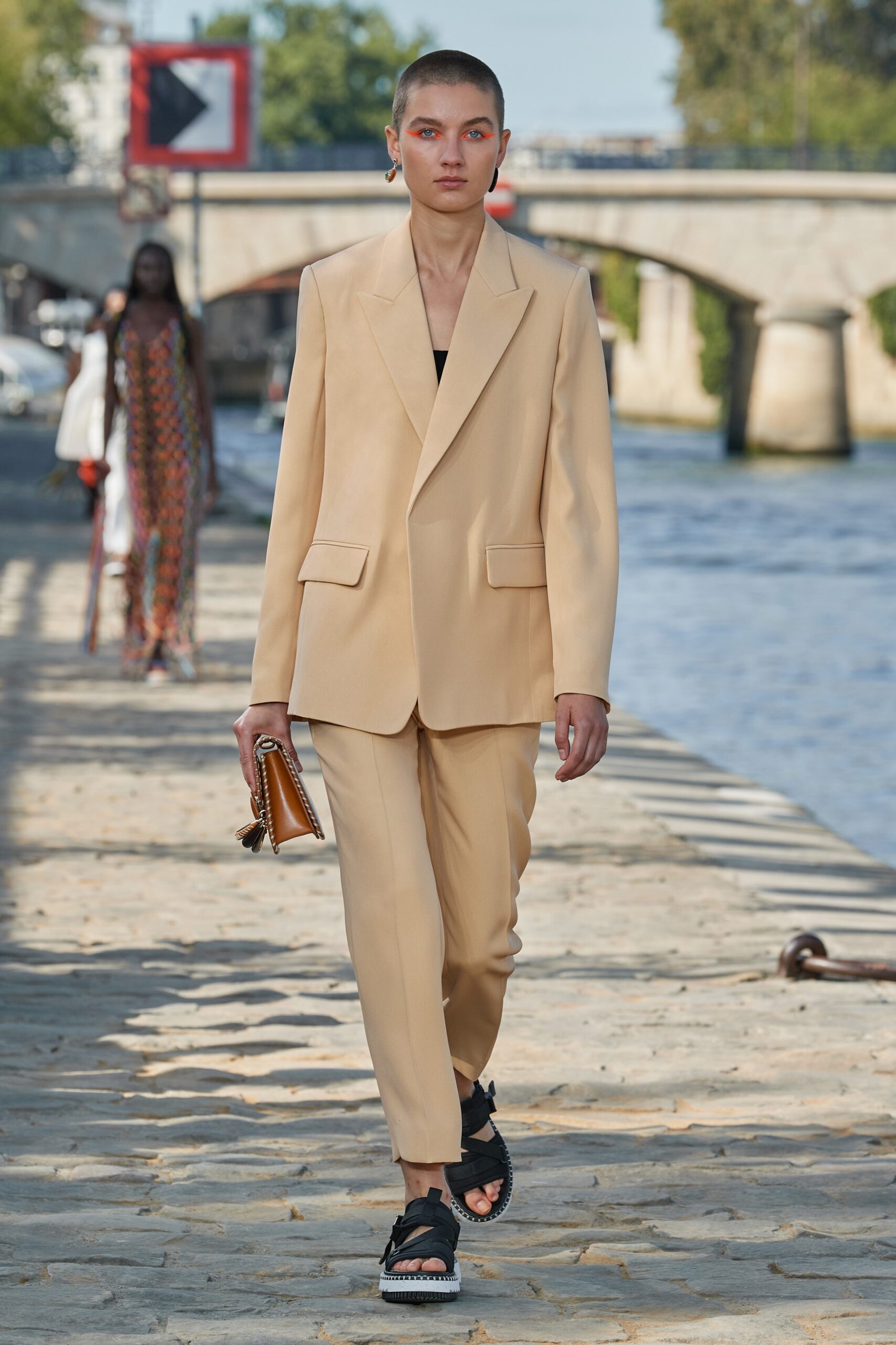 Chloé S/S 22 Look 329