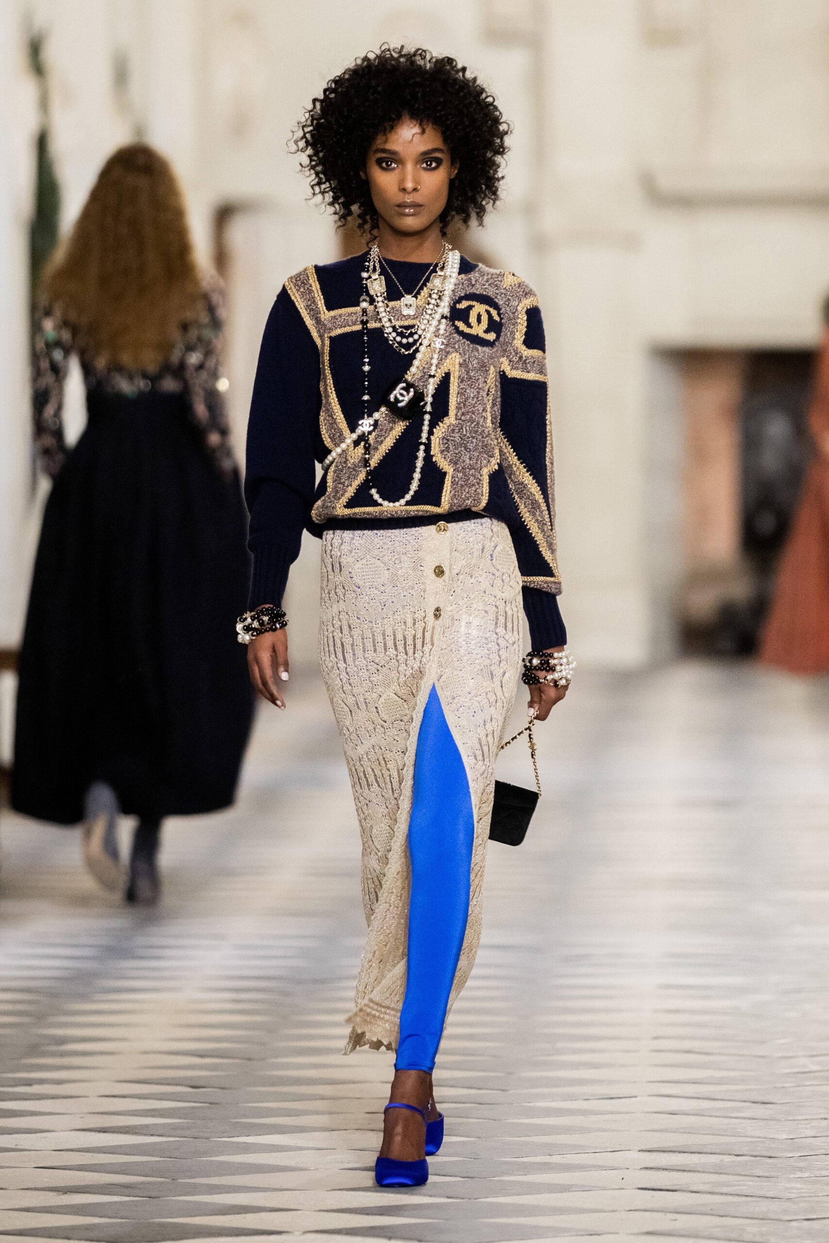 Chanel F/W 21 Look 384