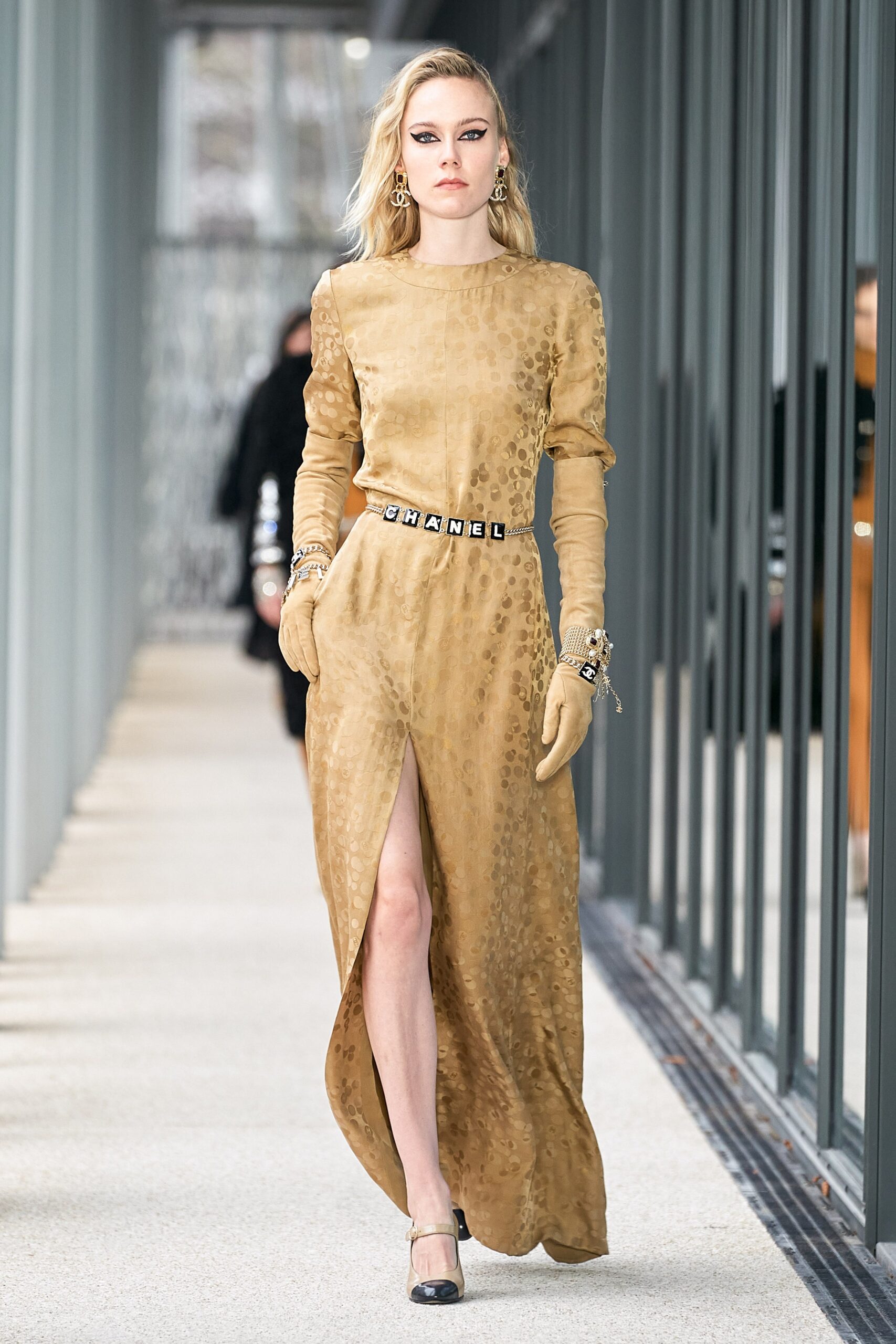 Chanel F/W 22 Look 344