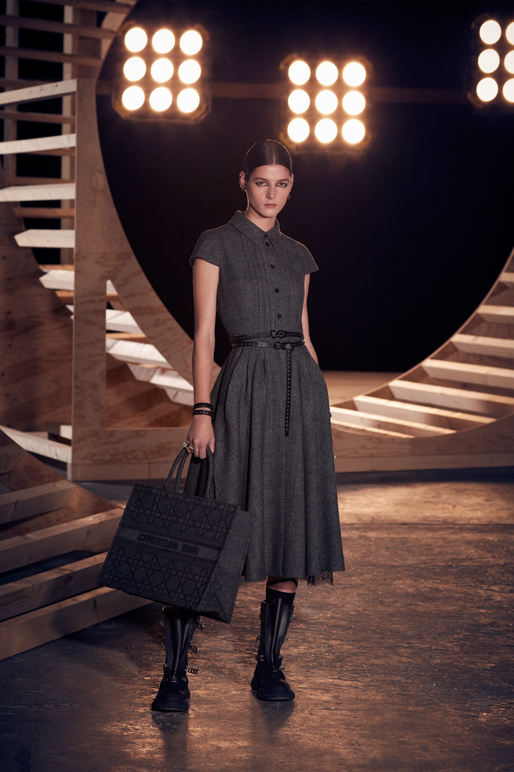 Christian Dior F/W 22 Look 362