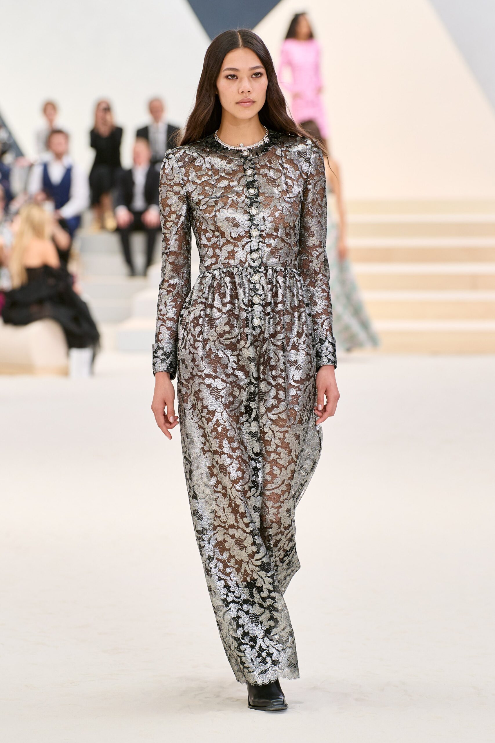 Chanel F/W 22 Couture Look 401