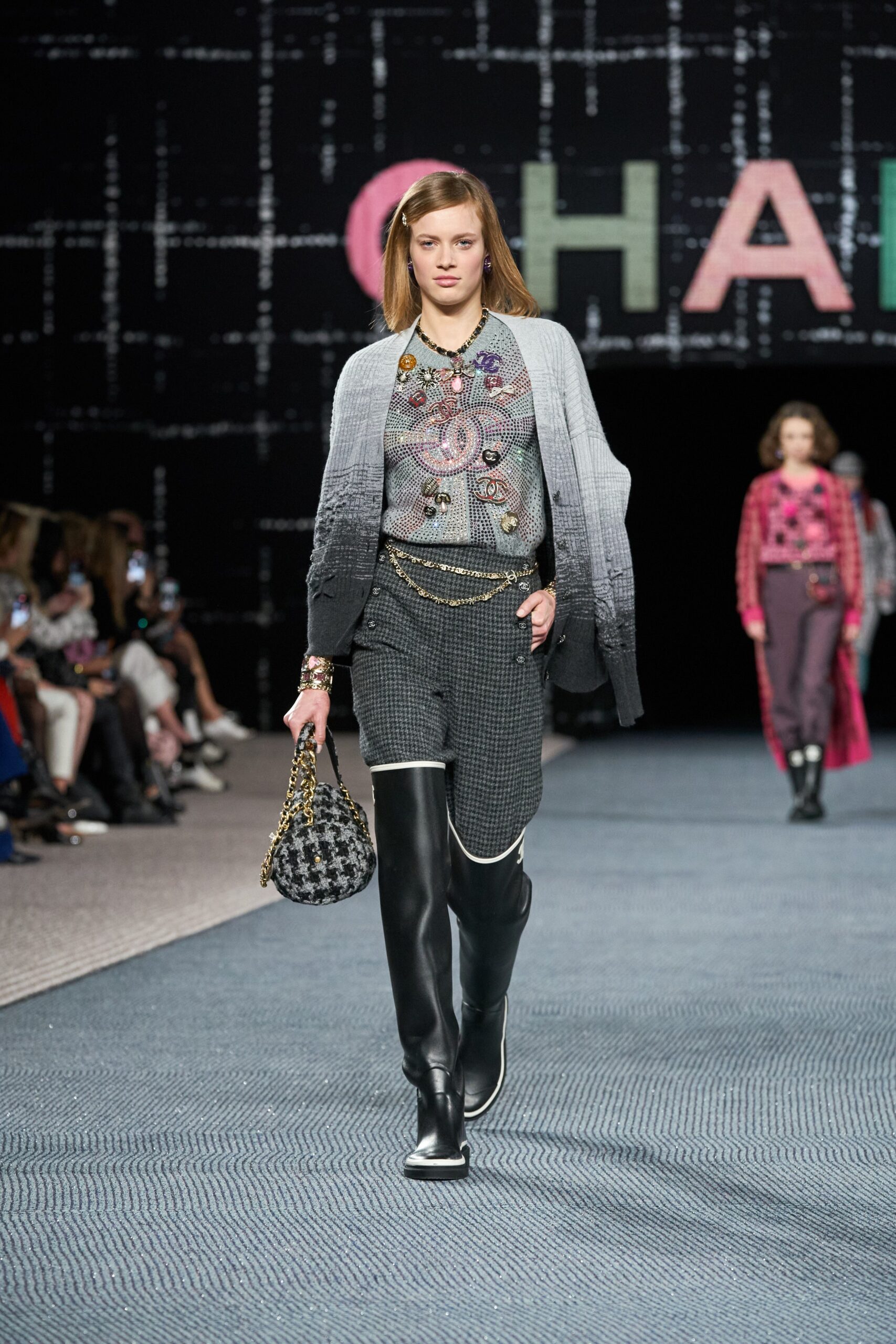 Chanel F/W 22 Look 358