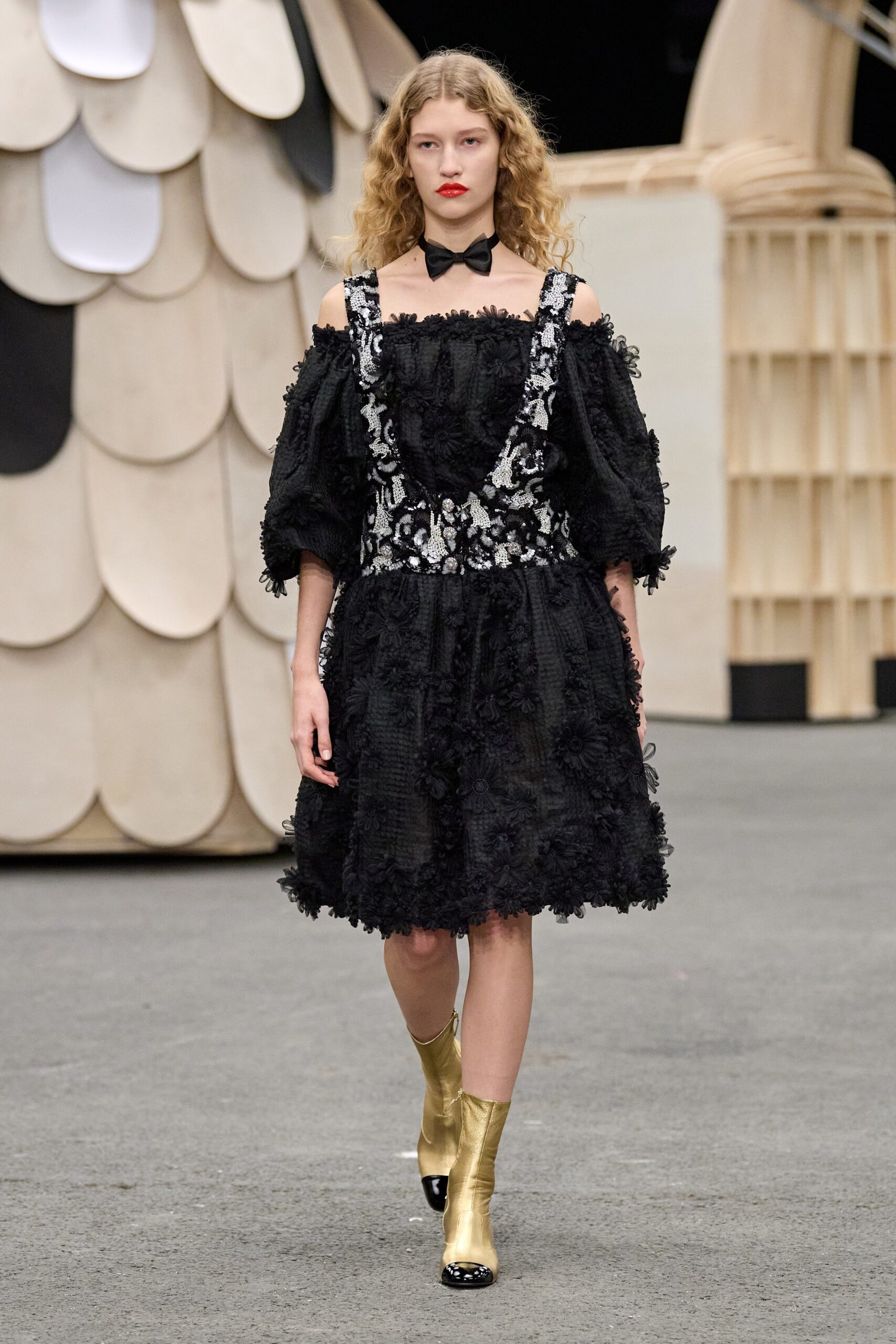 Chanel S/S 23 Couture Look 300