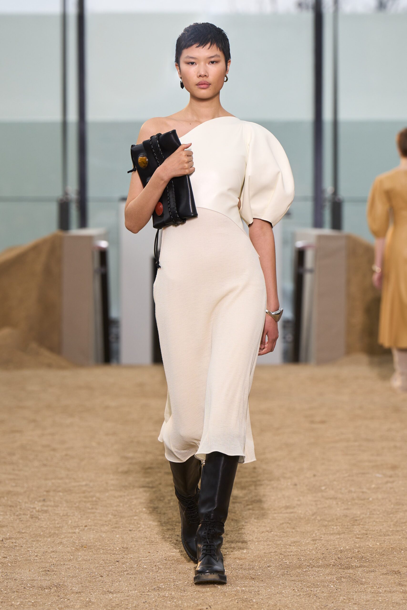 Chloé F/W 22 Look 392