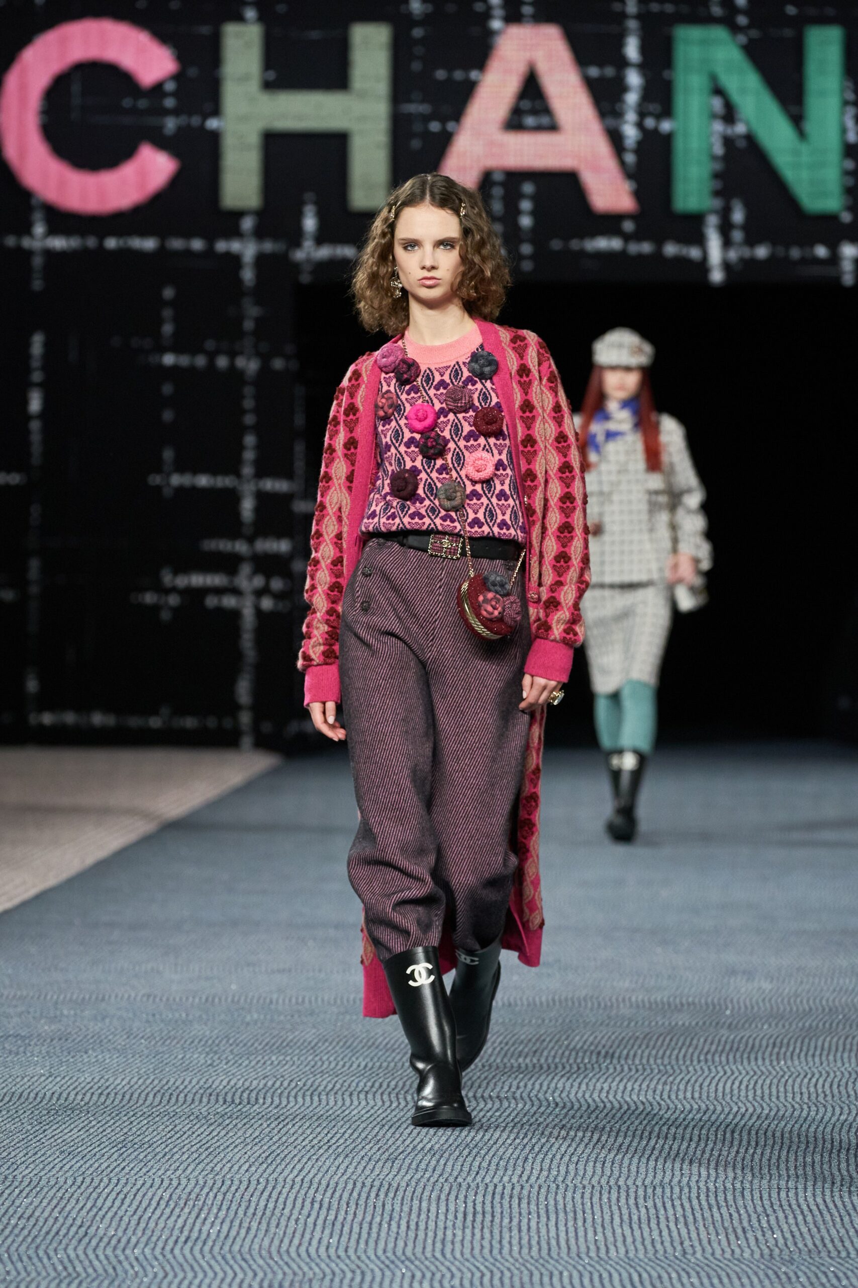 Chanel F/W 22 Look 379