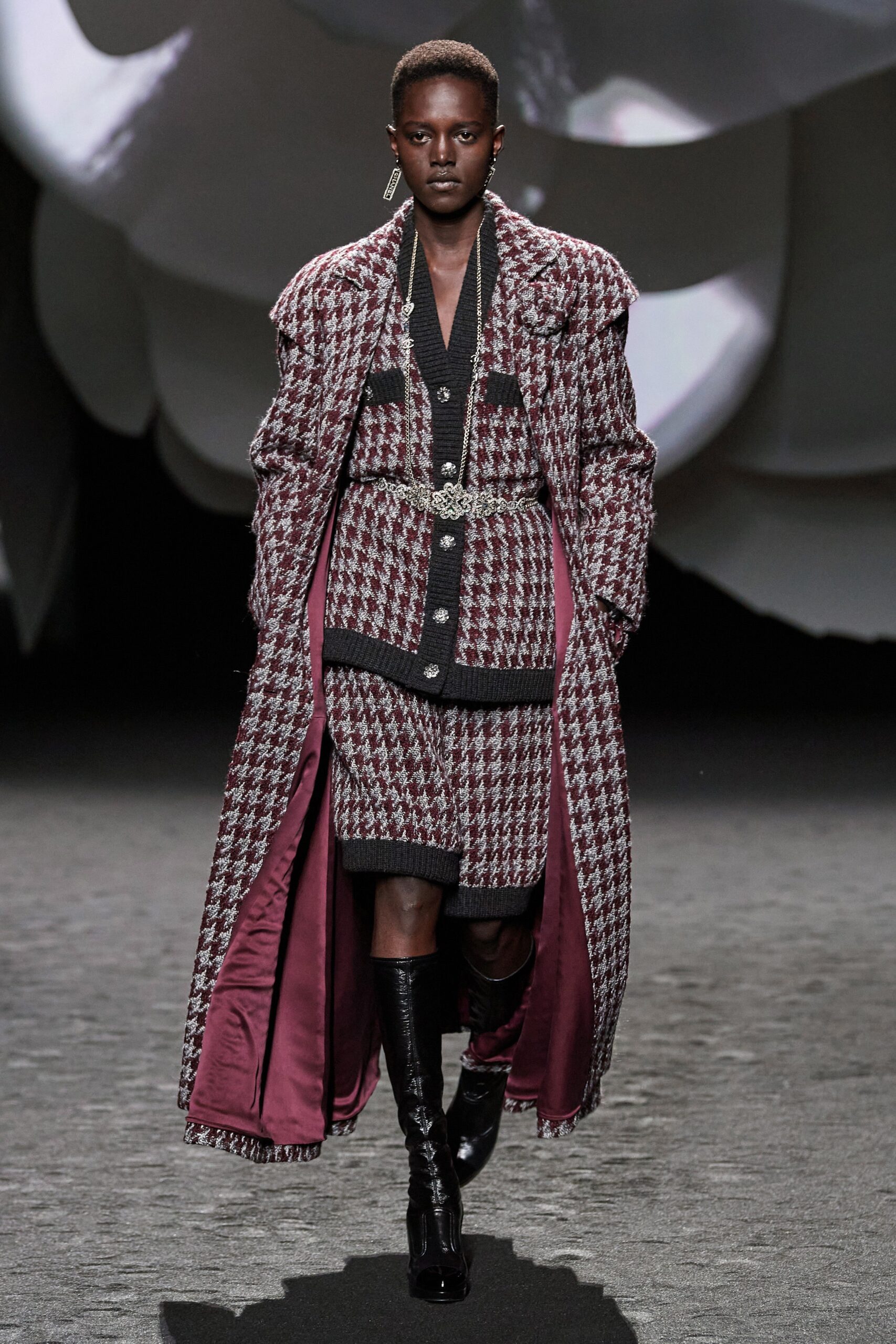 Chanel F/W 23 Look 354