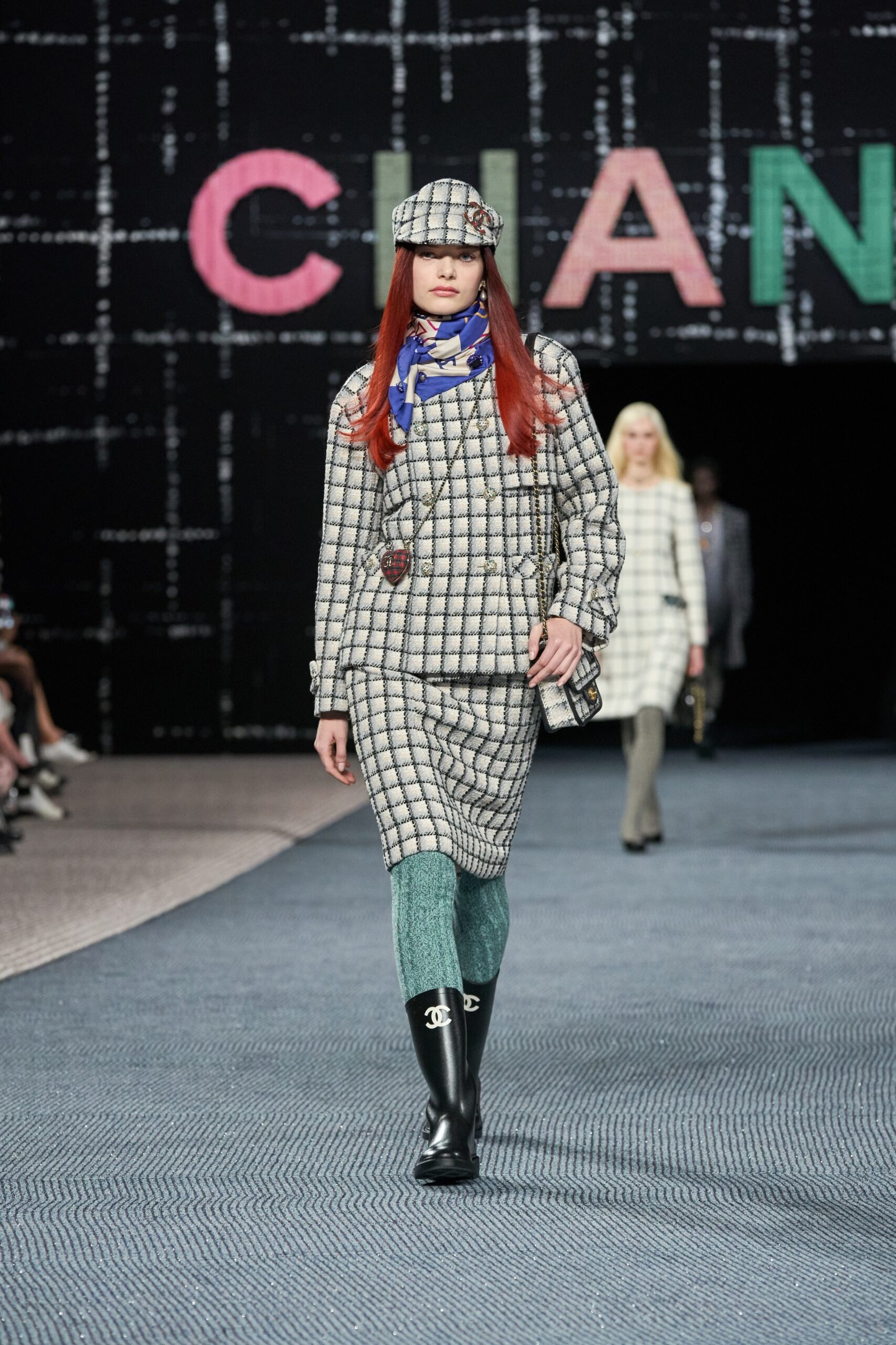 Chanel F/W 22 Look 395