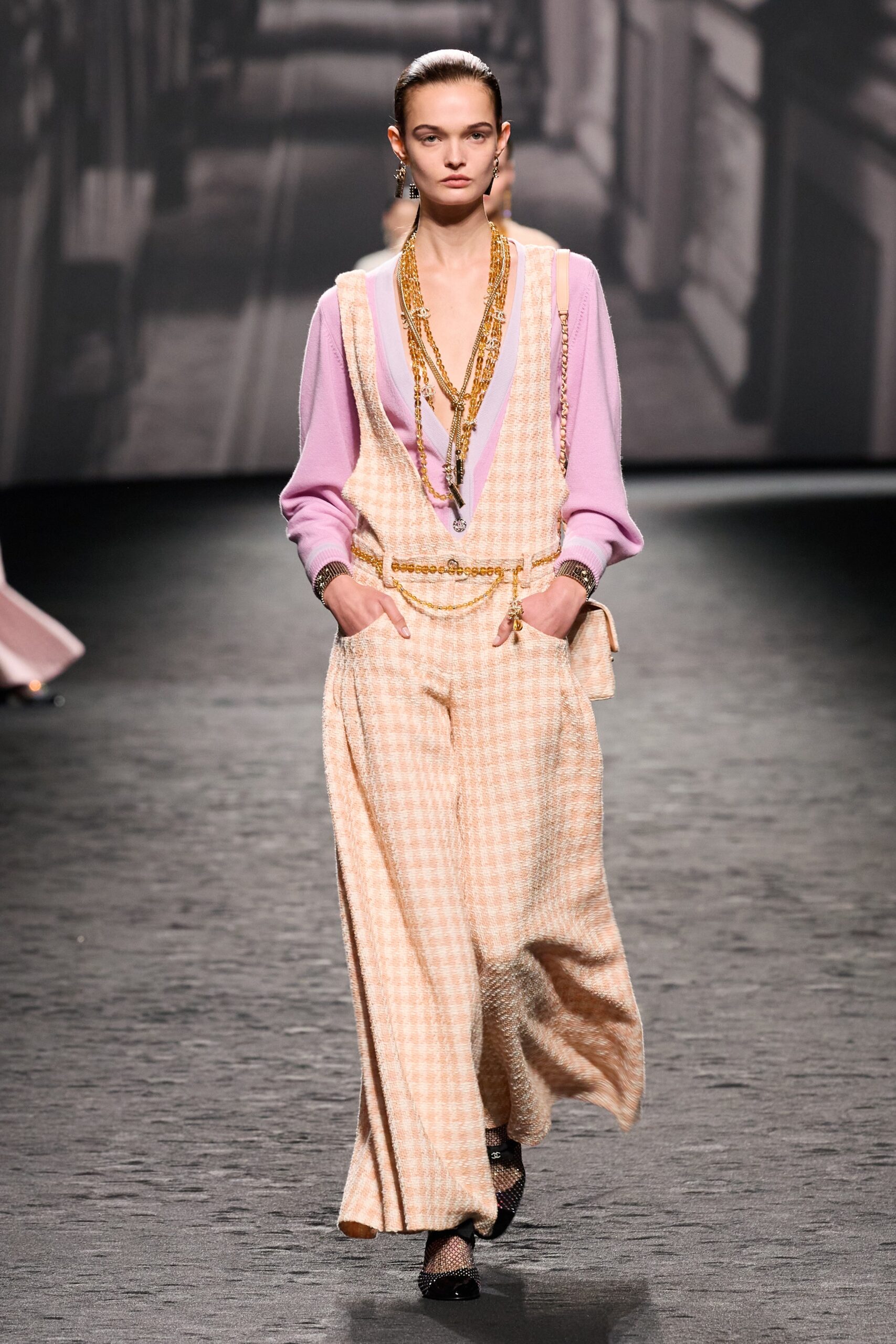 Chanel S/S 23 Look 385