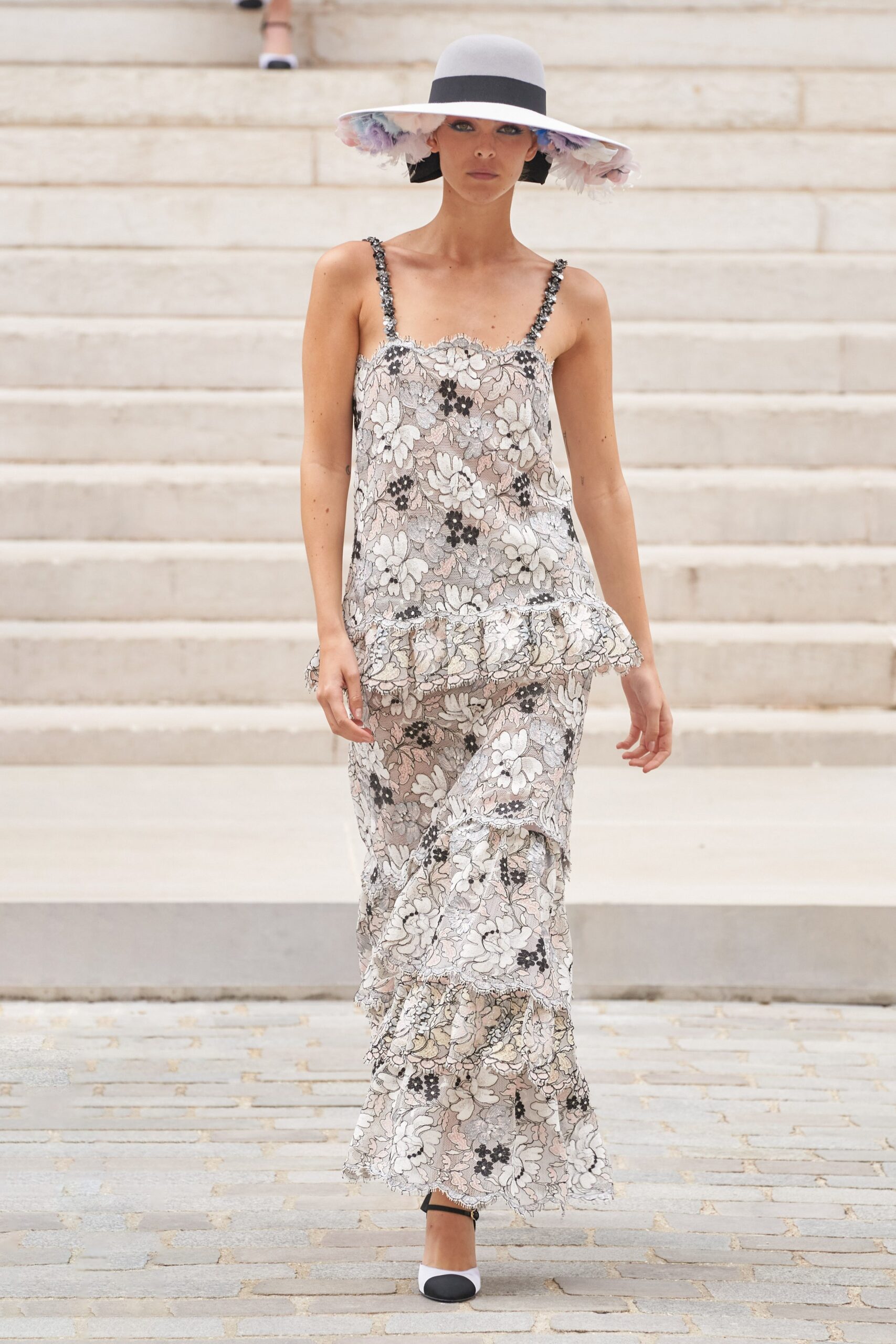 Chanel F/W 21 Couture Look 366