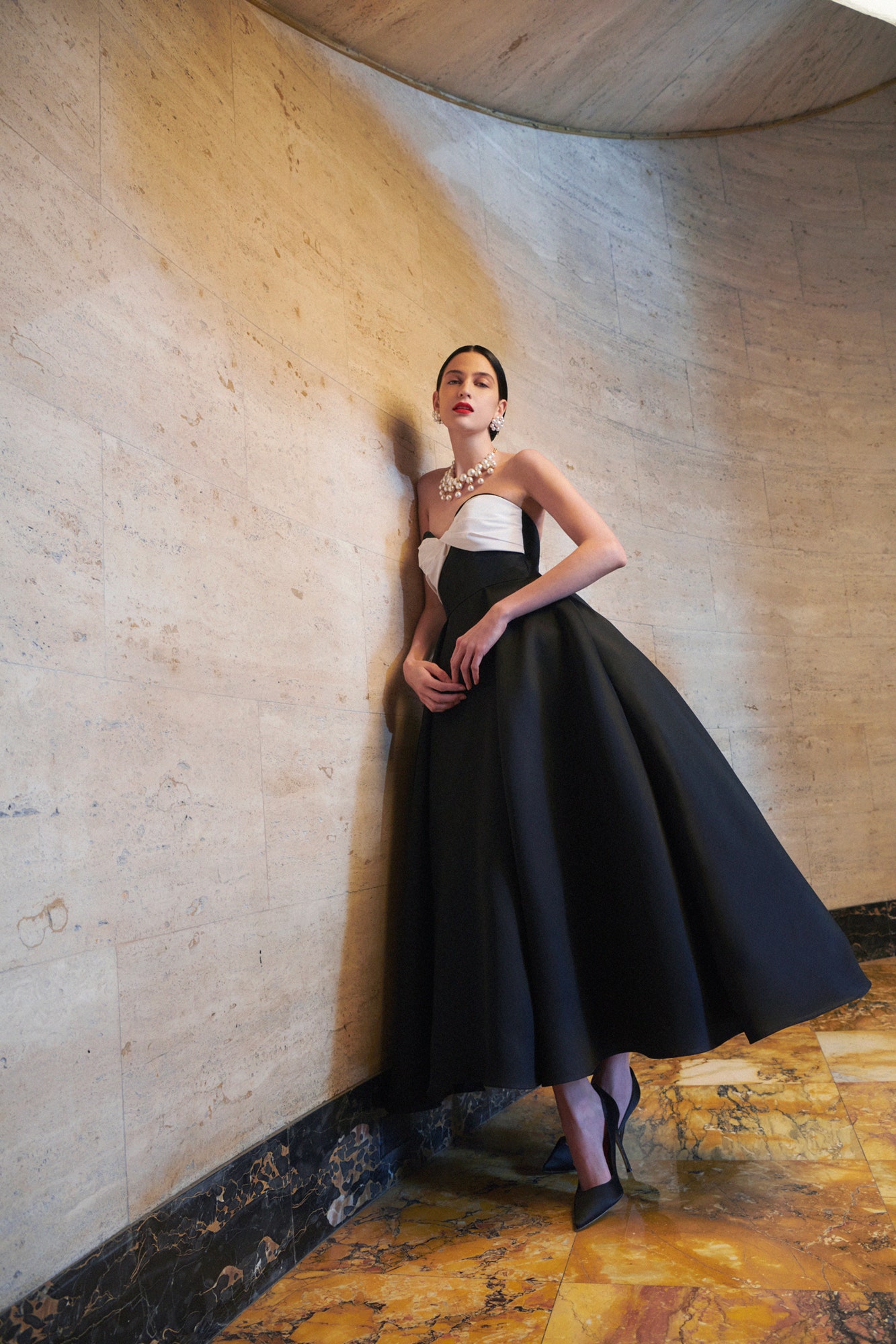 Carolina Herrera F/W 23 Look 381