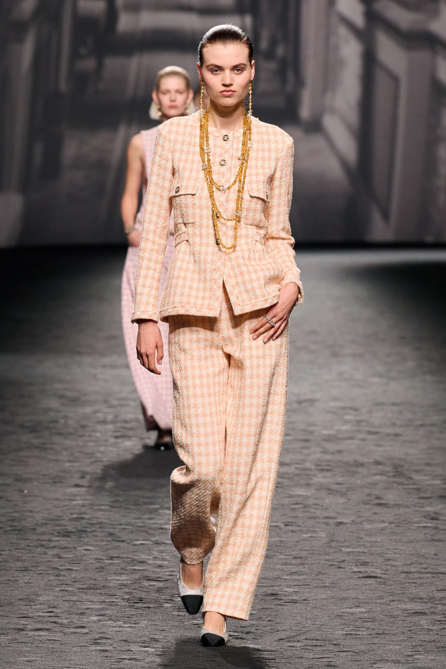Chanel S/S 23 Look 389