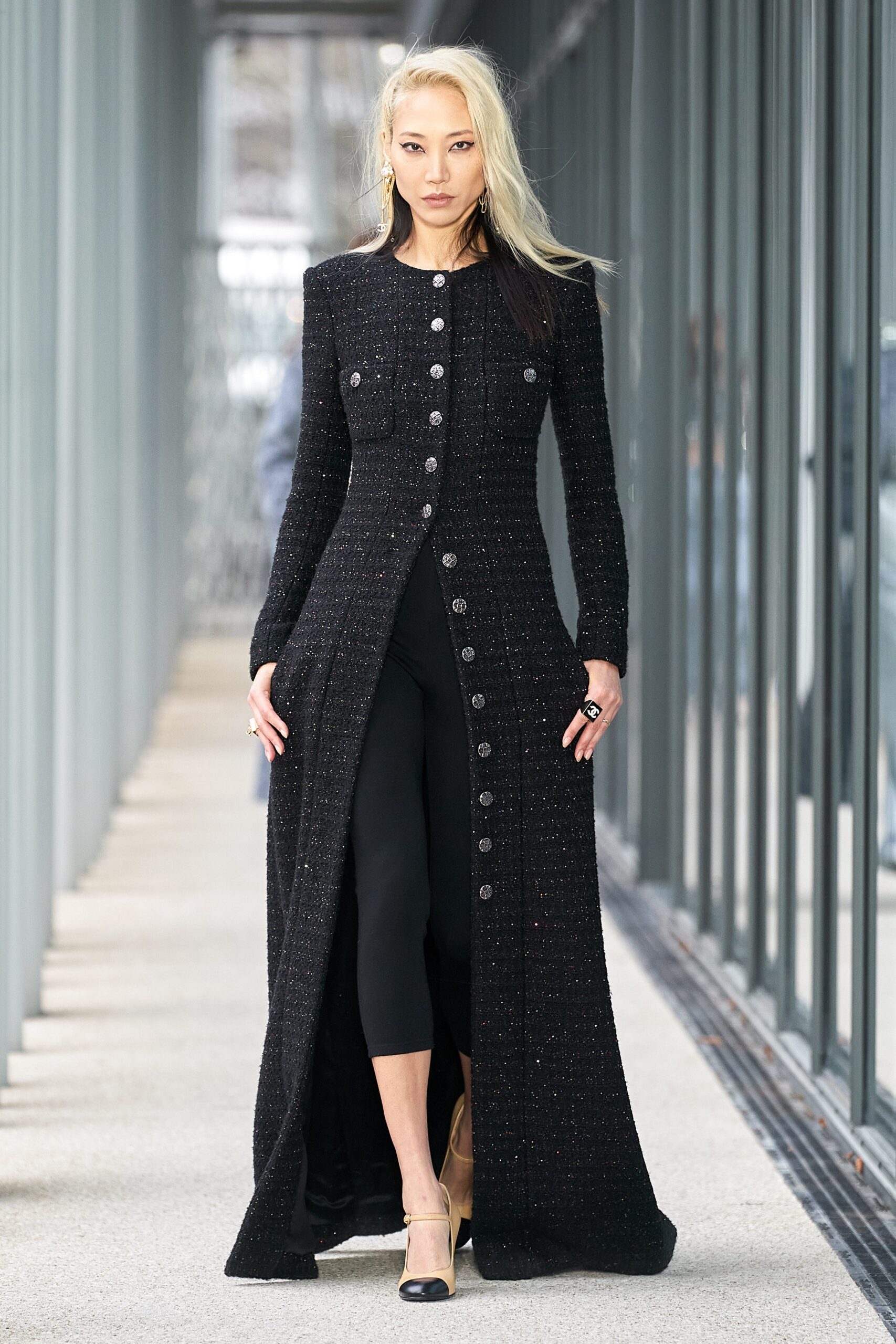 Chanel F/W 22 Look 404