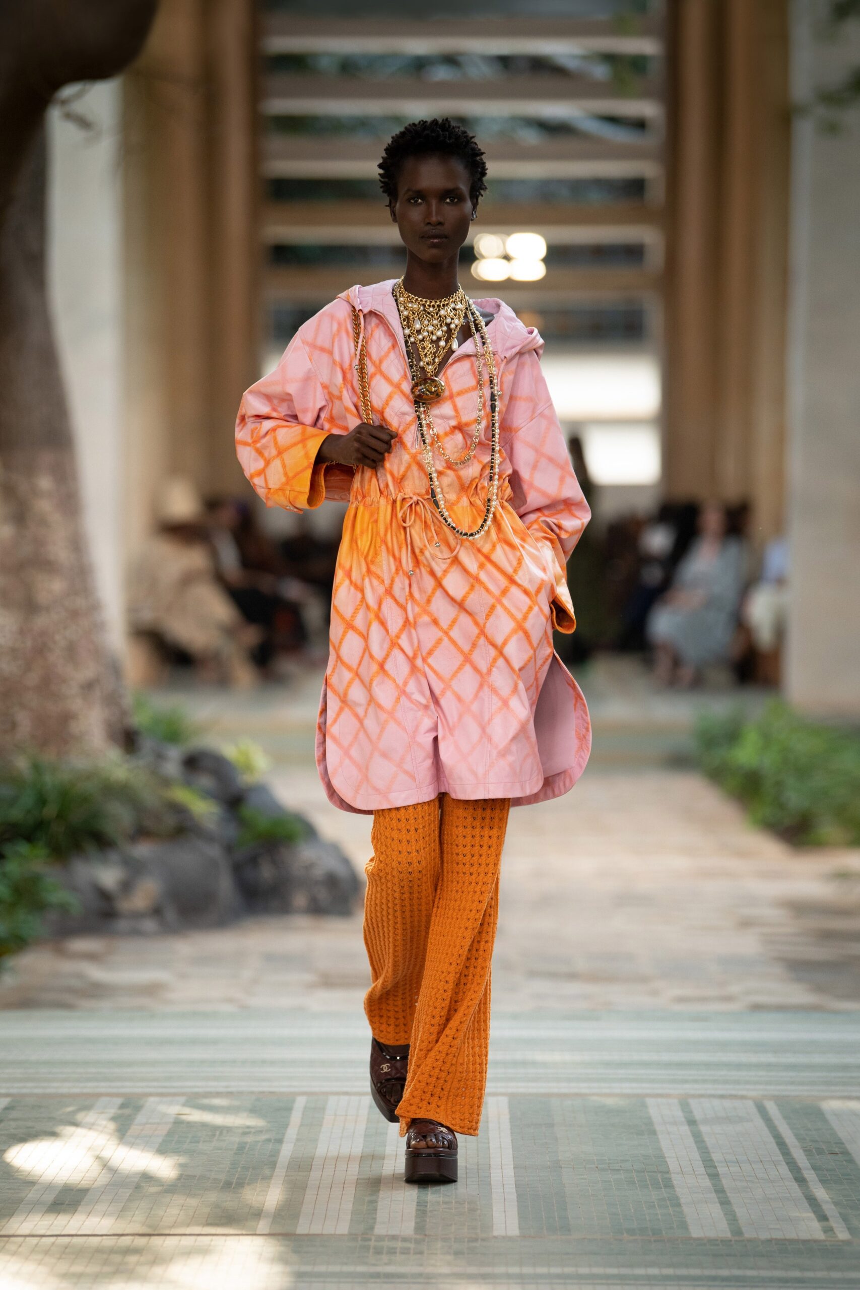 Chanel F/W 23 Look 425