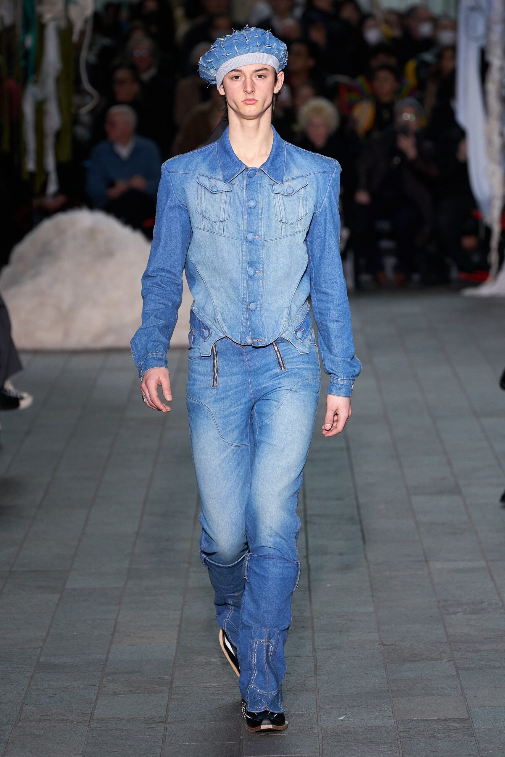 Central Saint Martins F/W 22 Look 32