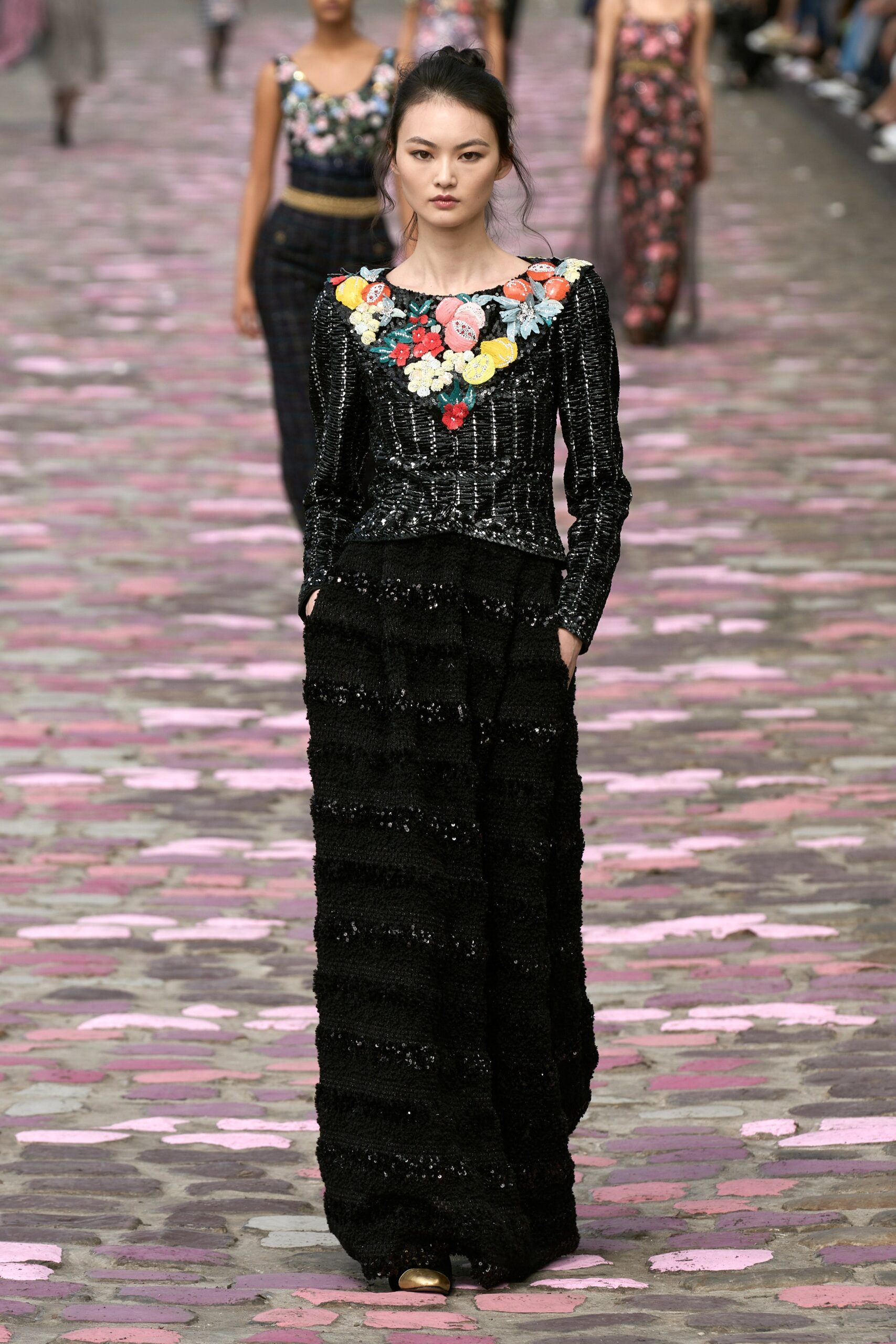 Chanel F/W 23 Couture Look 360