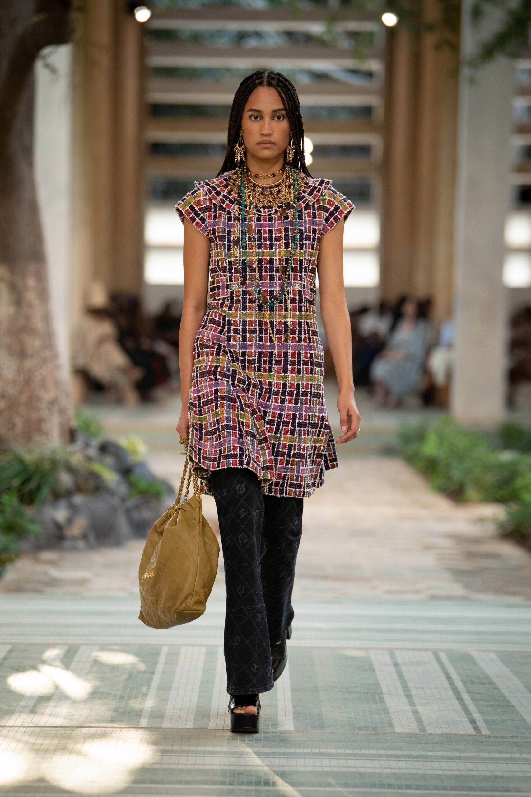 Chanel F/W 23 Look 444