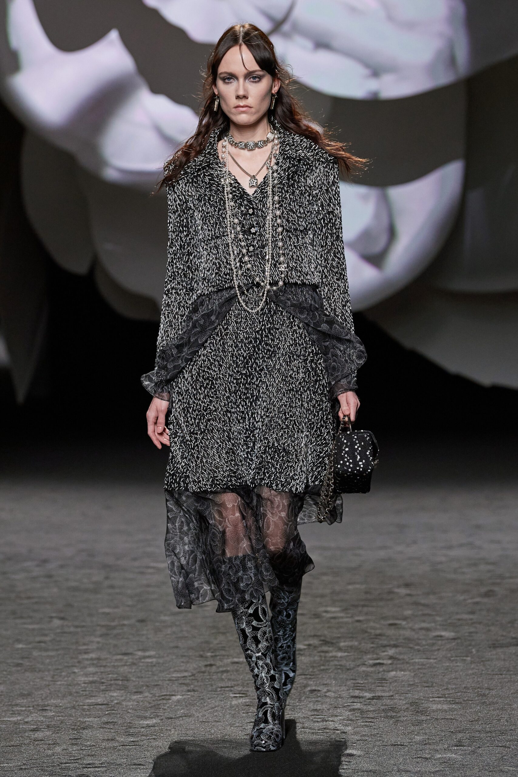 Chanel F/W 23 Look 415