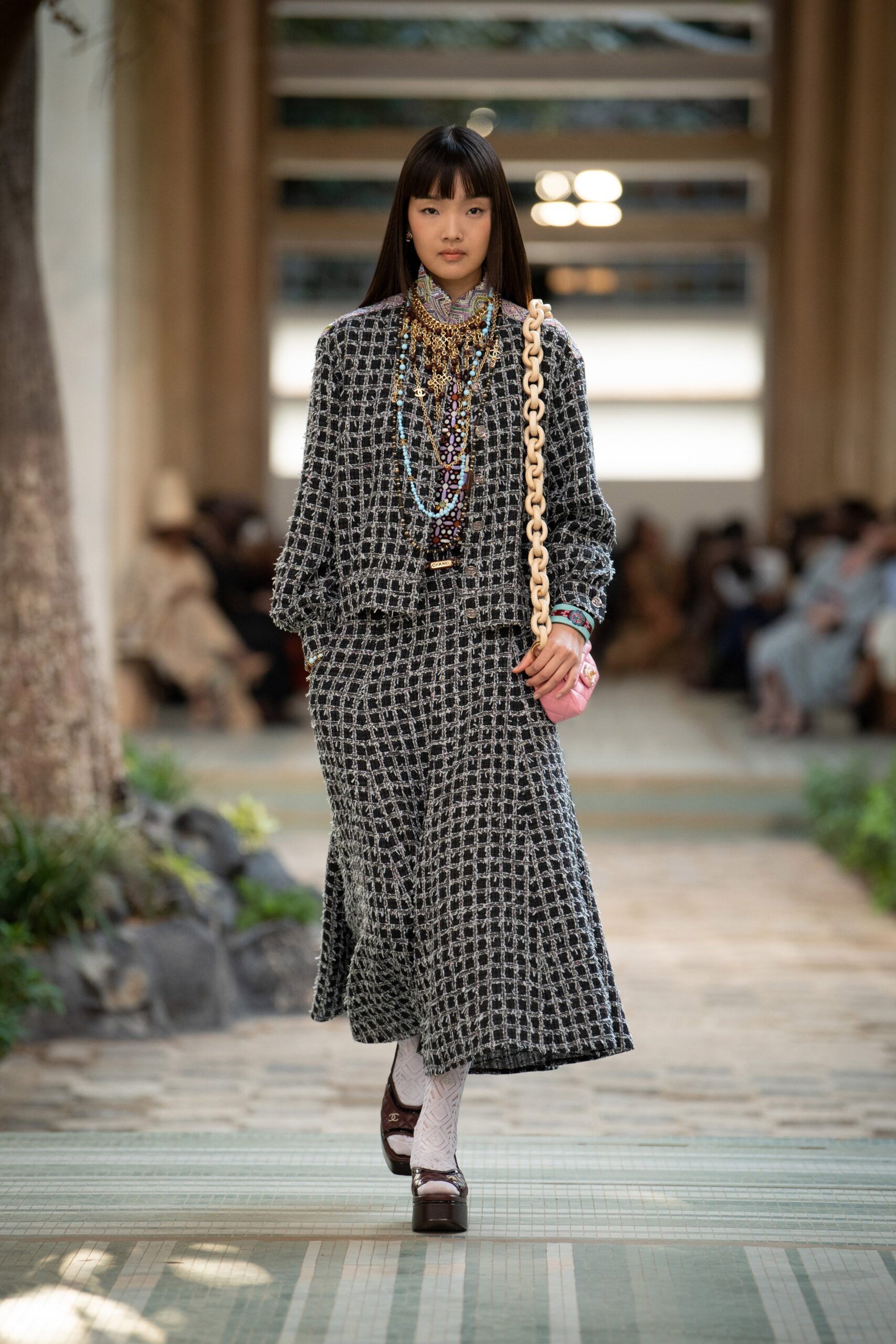 Chanel F/W 23 Look 449