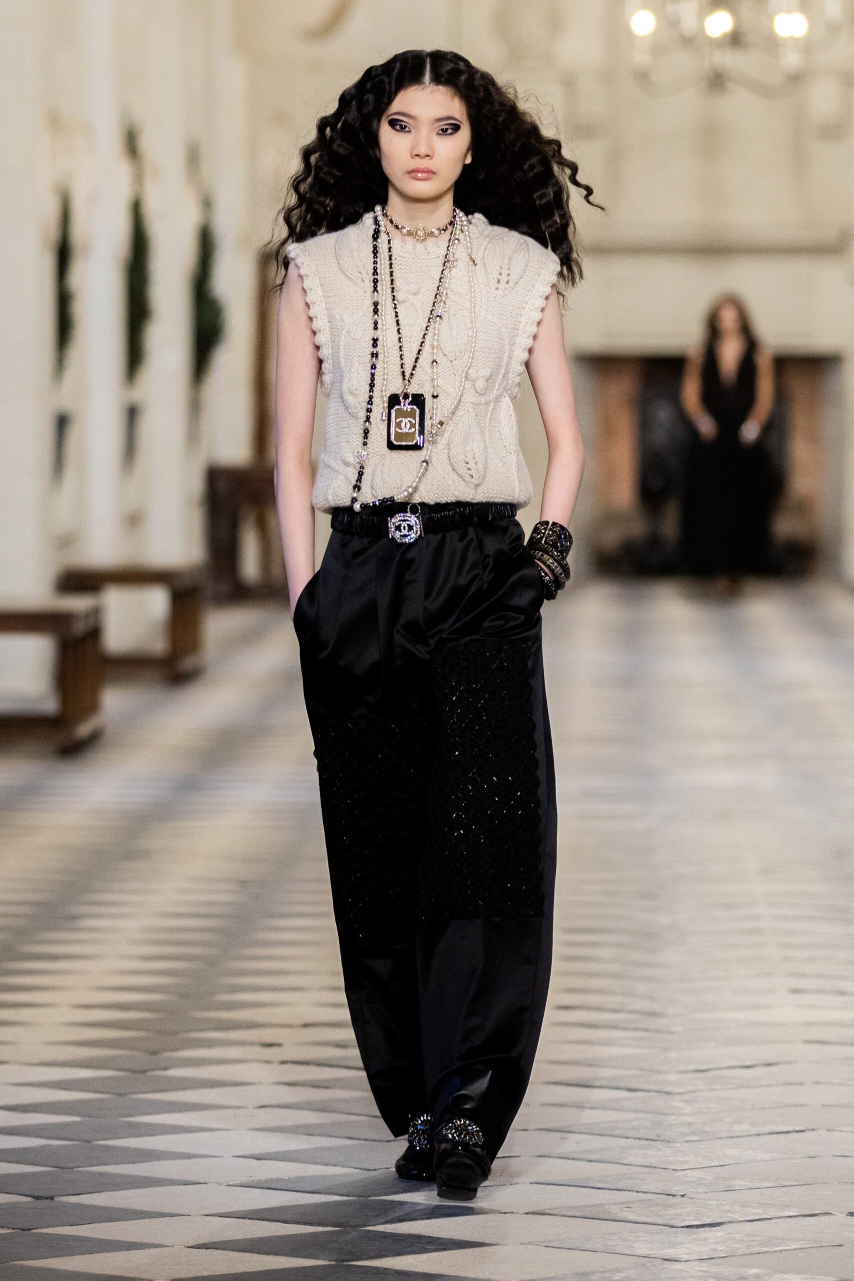 Chanel F/W 21 Look 516