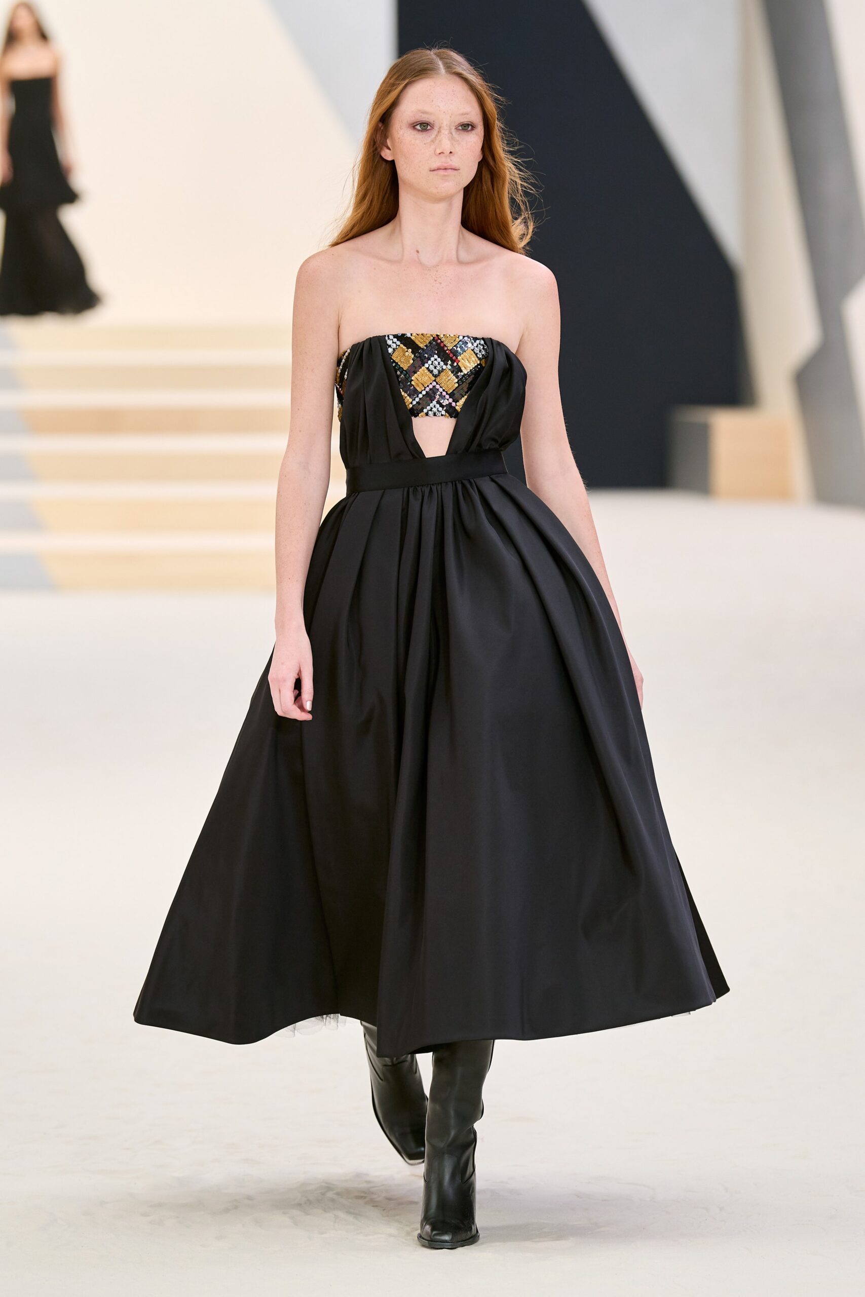 Chanel F/W 22 Couture Look 528