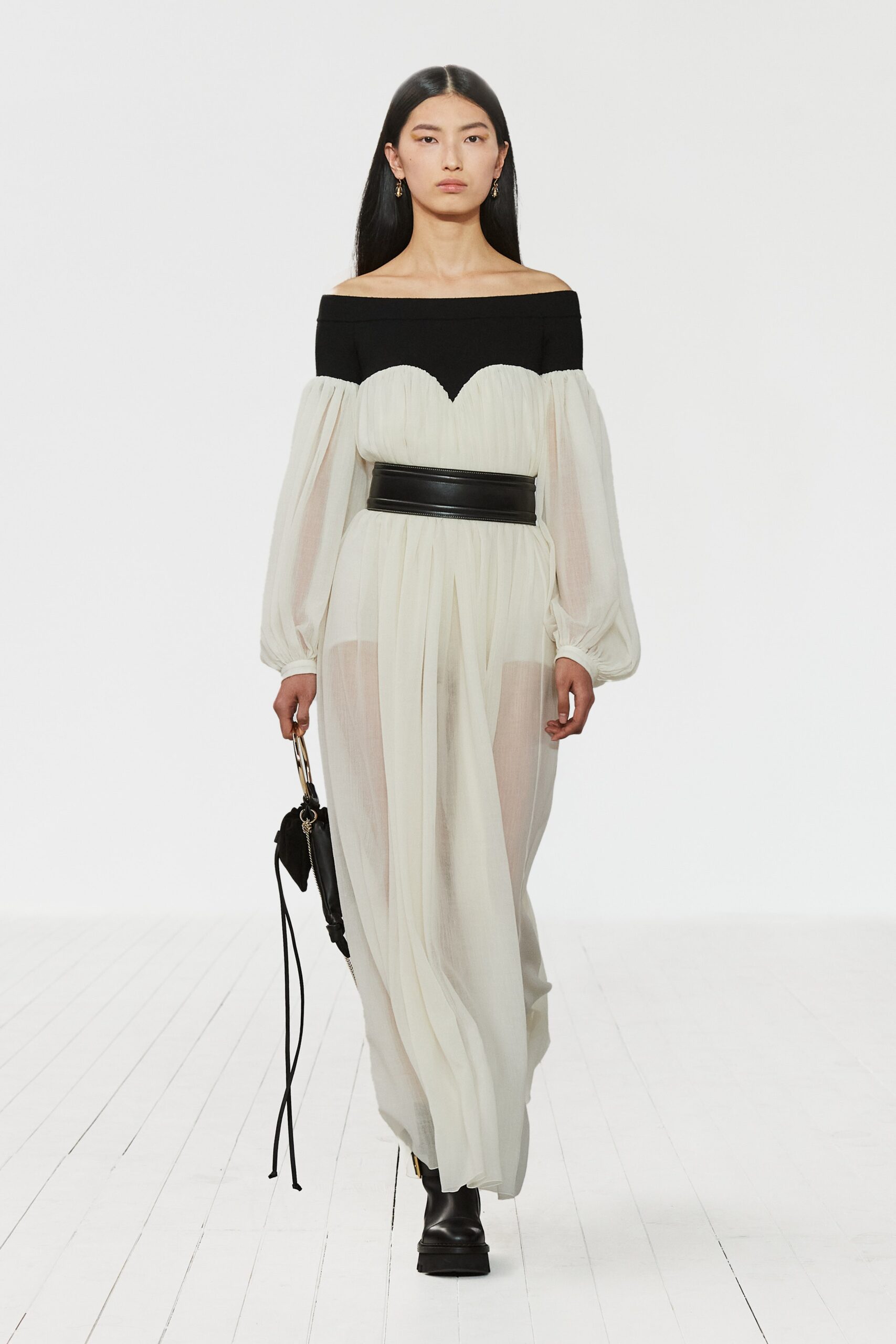 Chloé F/W 23 Look 572