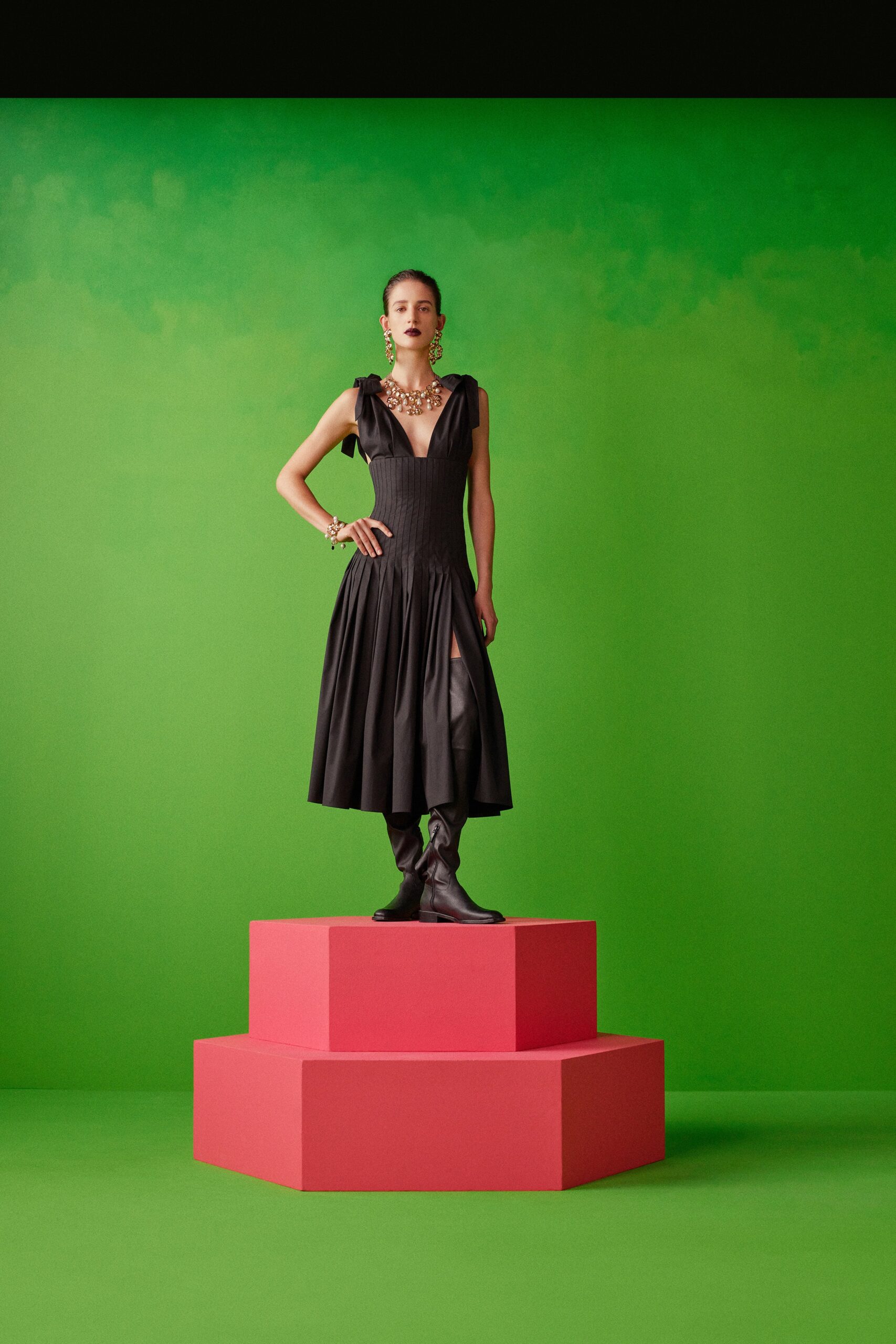 Carolina Herrera F/W 22 Look 529