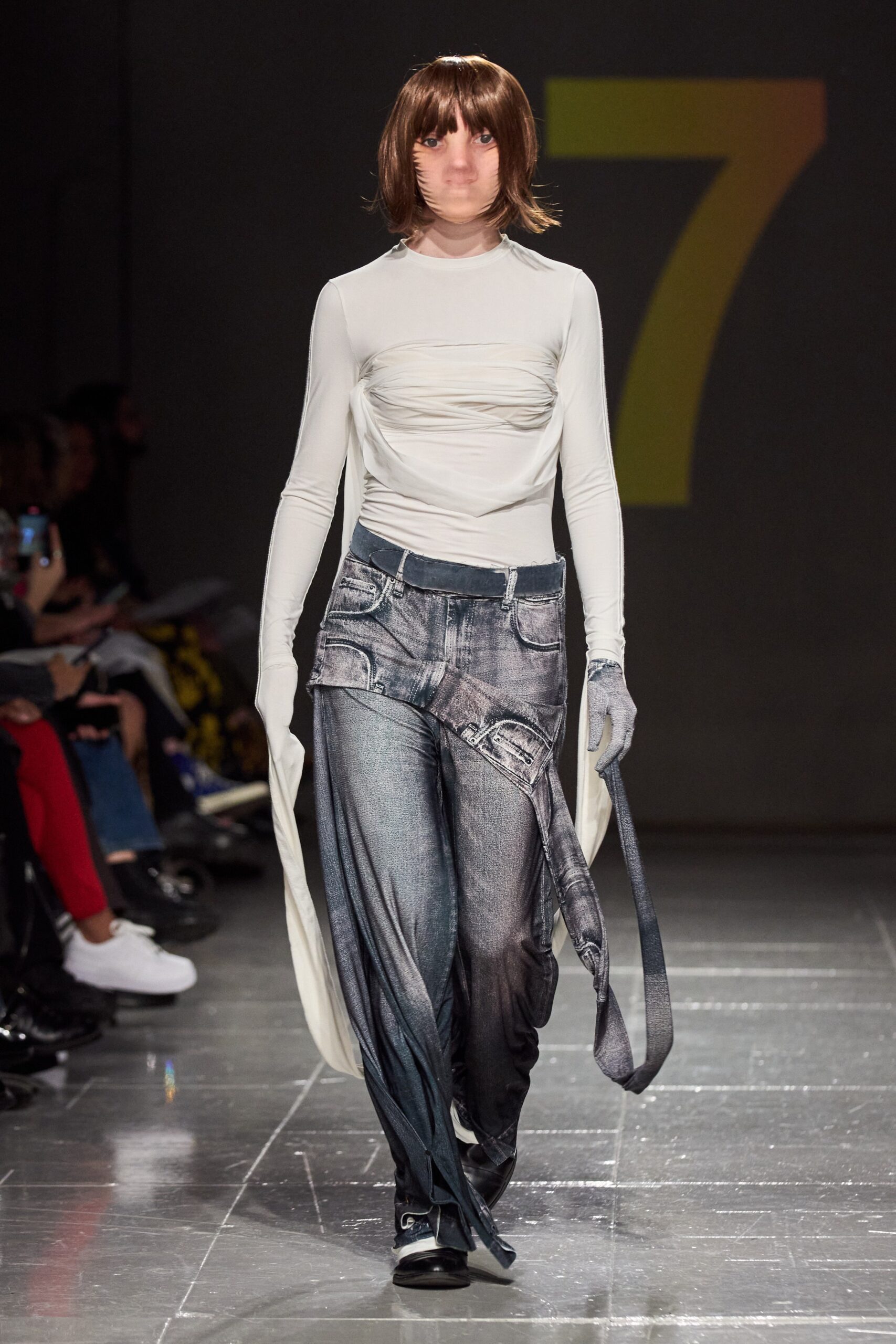 Central Saint Martins F/W 23 Look 37