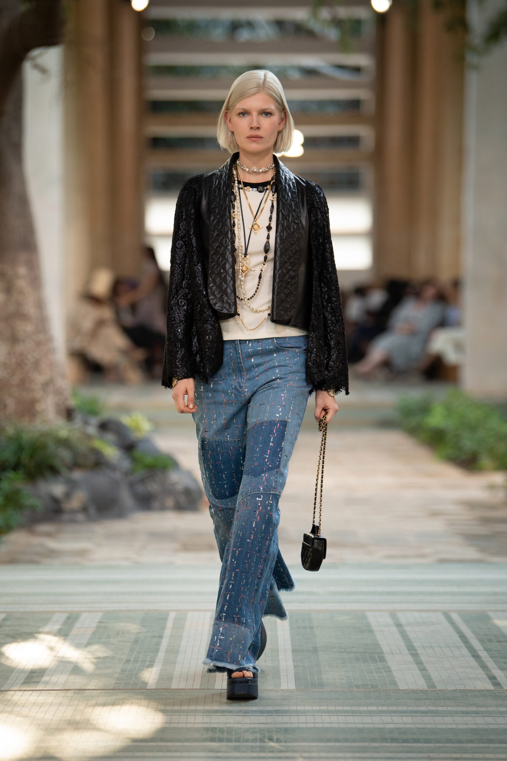 Chanel F/W 23 Look 512