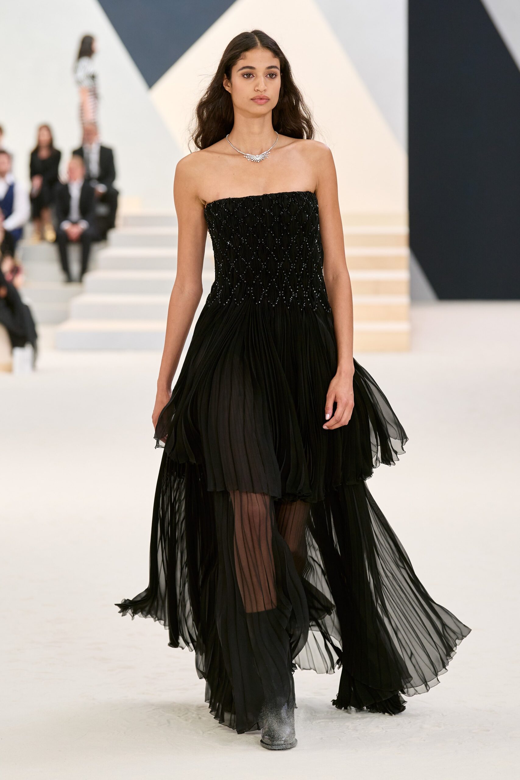 Chanel F/W 22 Couture Look 572