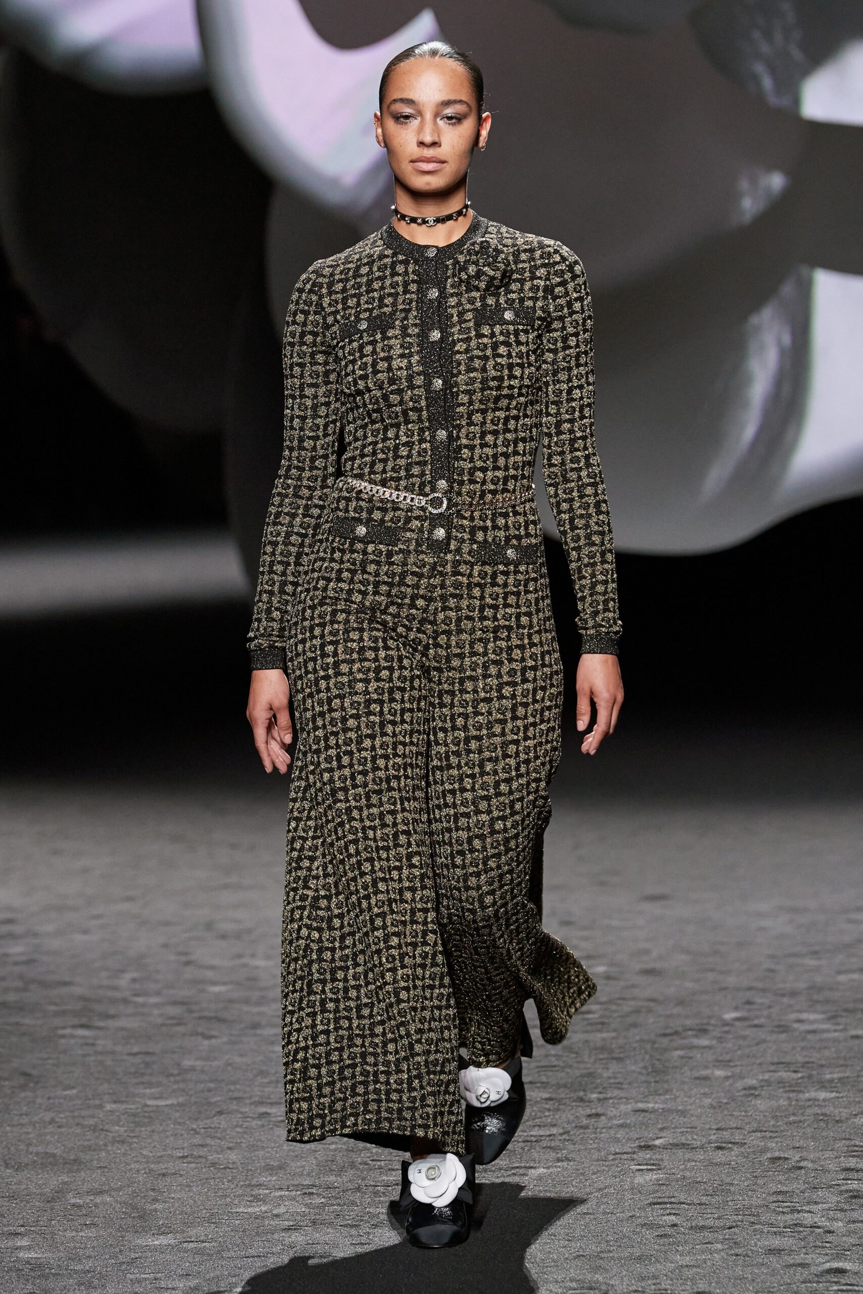 Chanel F/W 23 Look 489
