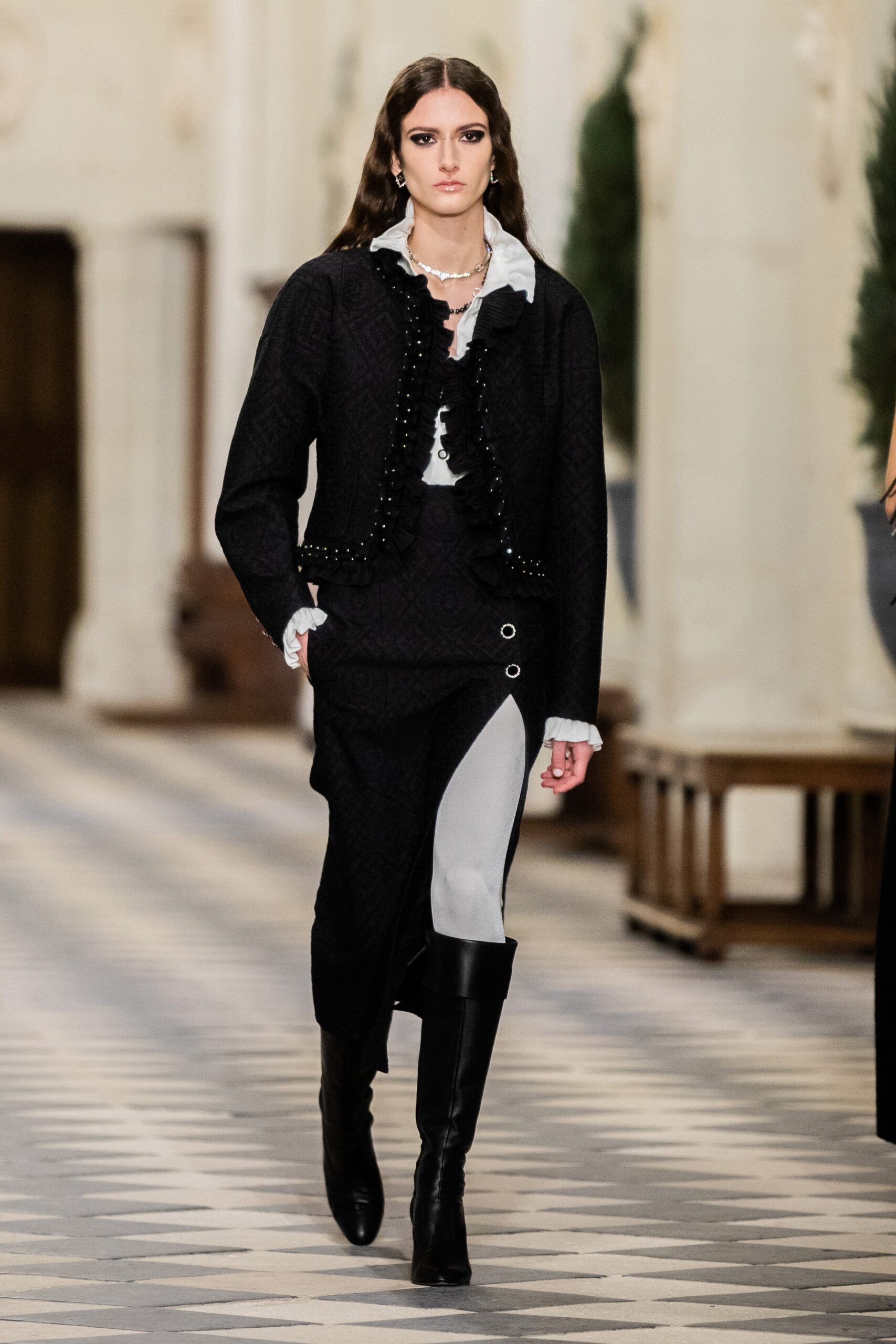 Chanel F/W 21 Look 563