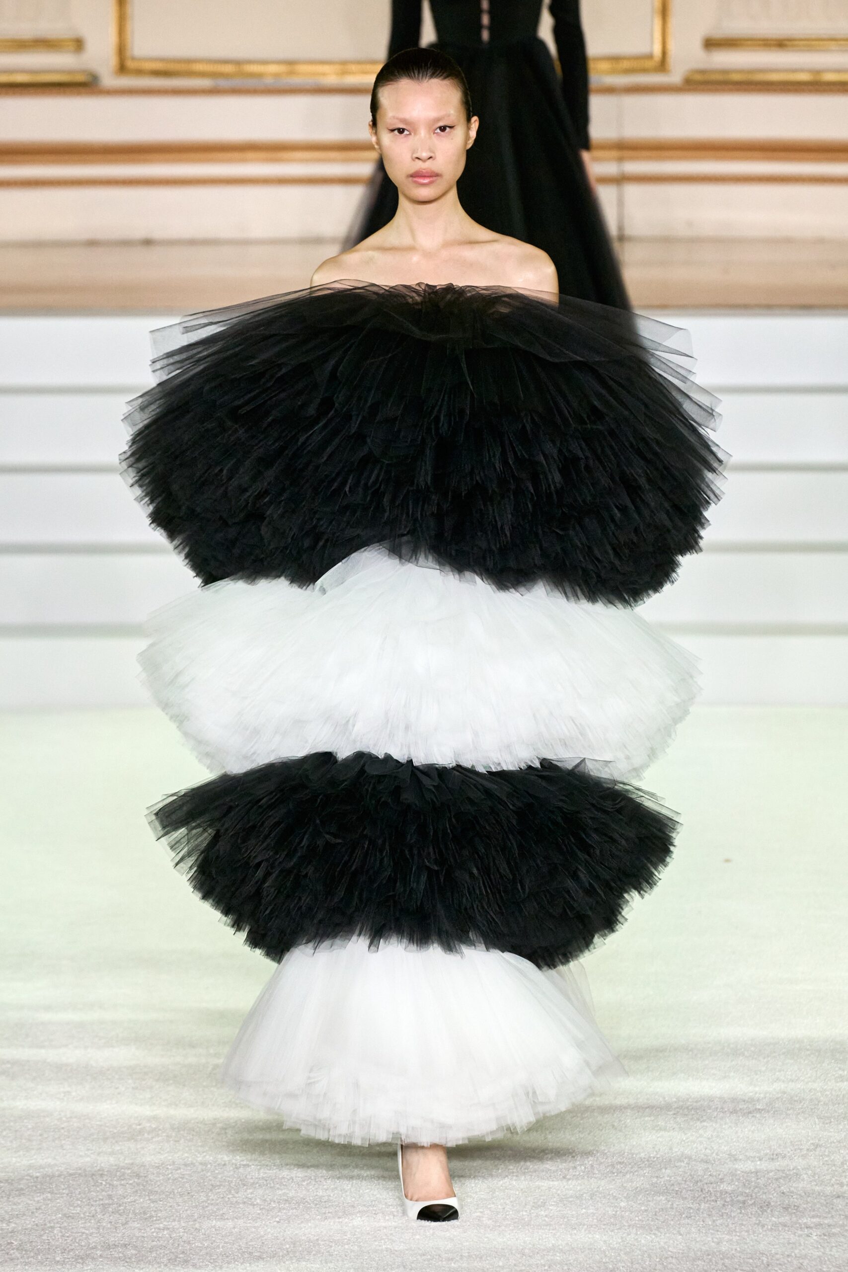 Carolina Herrera F/W 23 Look 436